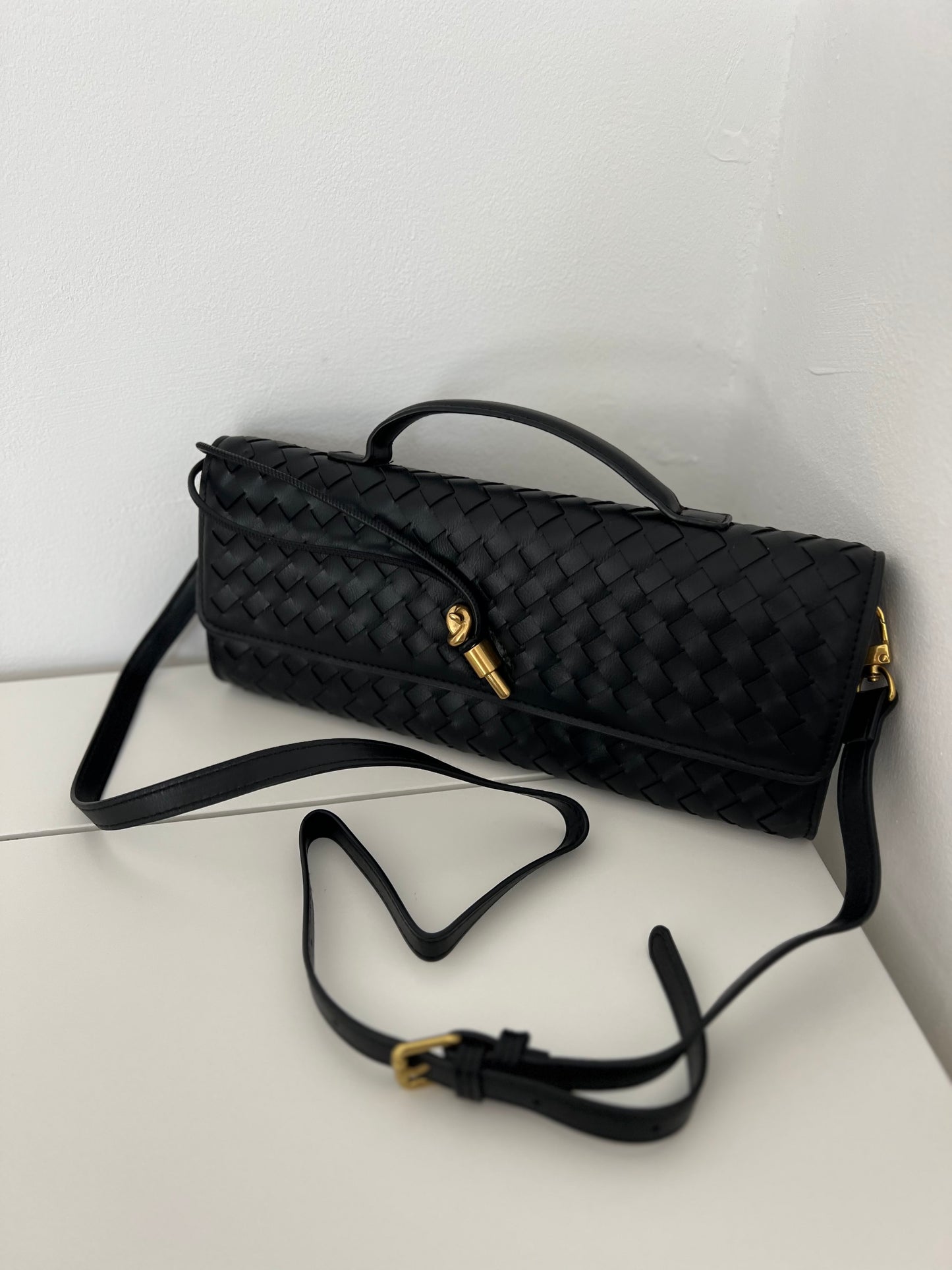 NIKOLÉ LINA — Torebka ze skóry naturalnej w kolorze czarnym