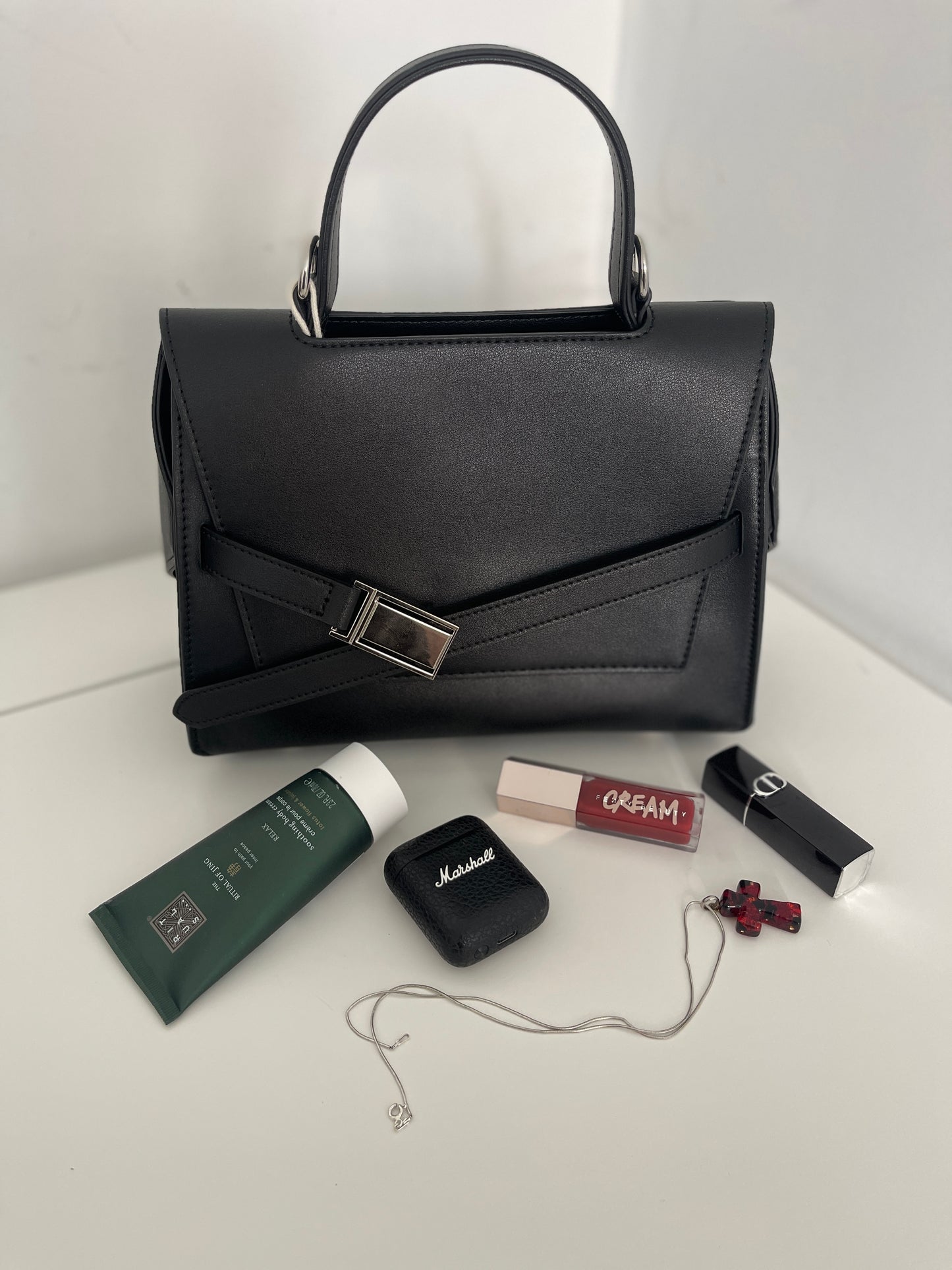 NIKOLÉ 'ANNA'  Leather Bag – The Classic in Black