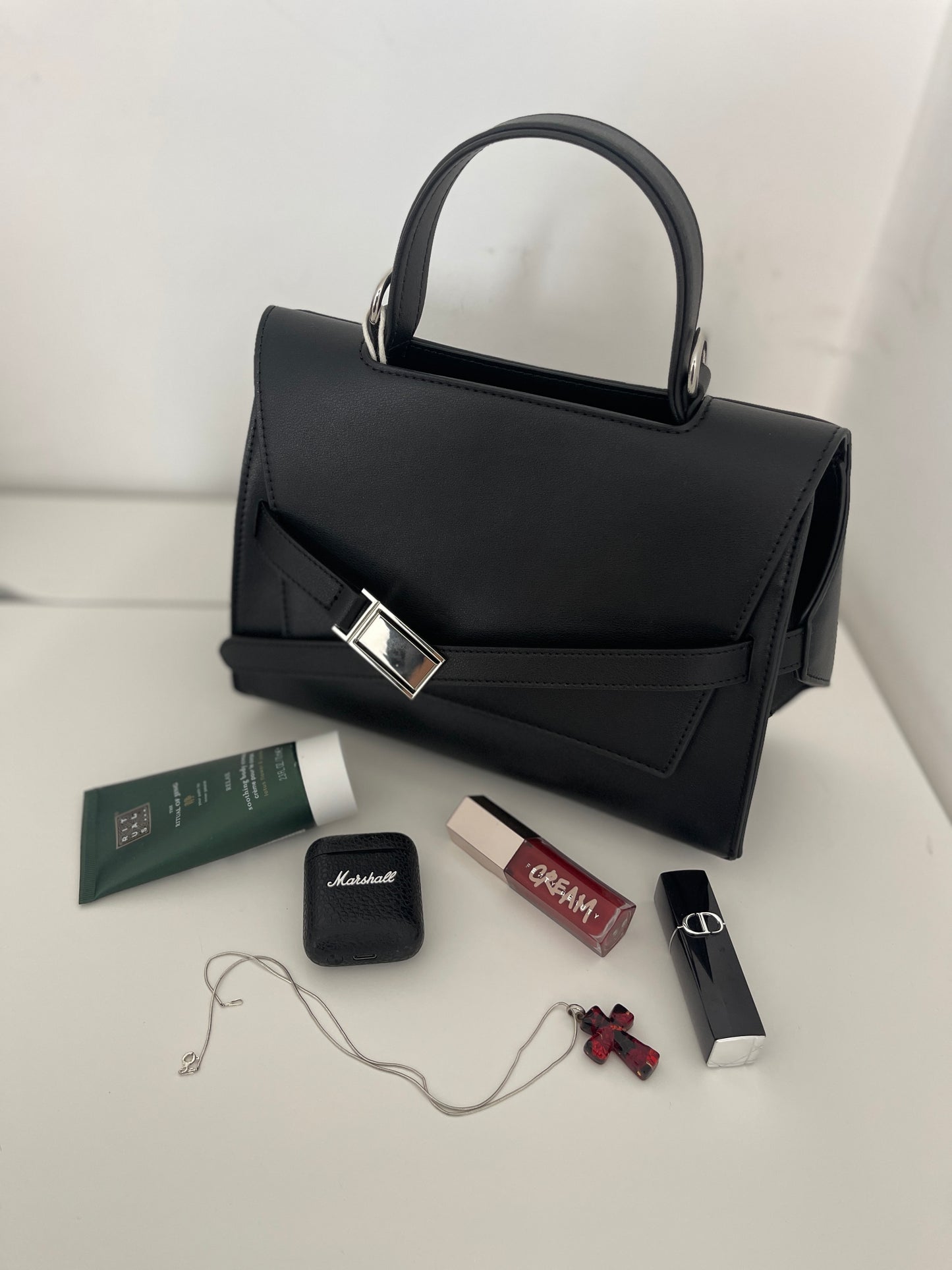 NIKOLÉ 'ANNA'  Leather Bag – The Classic in Black