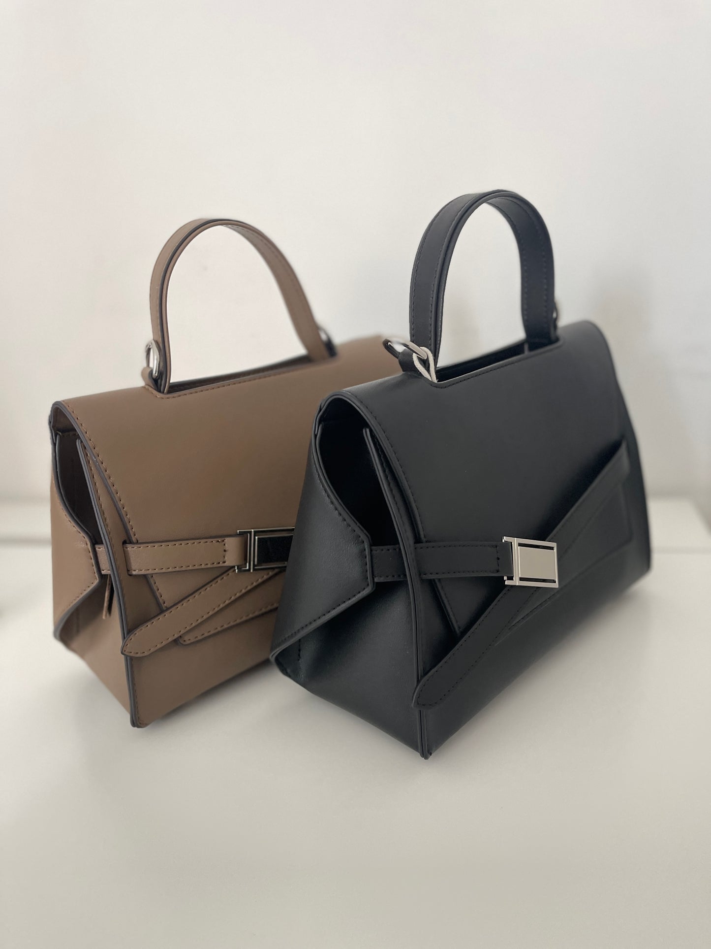 NIKOLÉ 'ANNA'  Leather Bag – The Classic in Black
