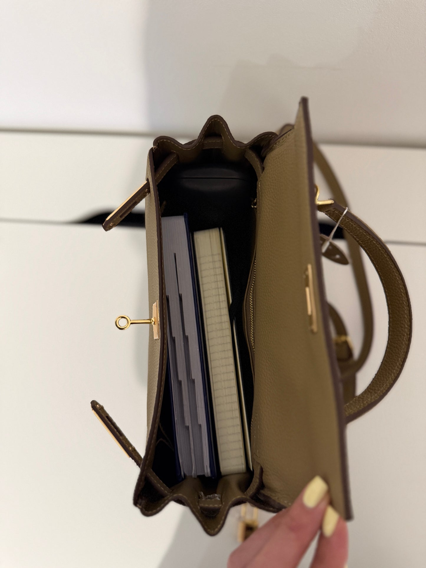 VERONIKA – Elegant Genuine Leather Handbag – Taupe