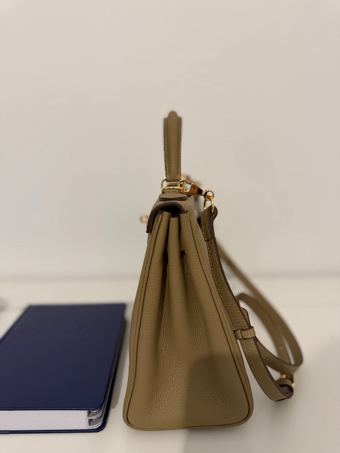 VERONIKA – Elegant Genuine Leather Handbag – Taupe