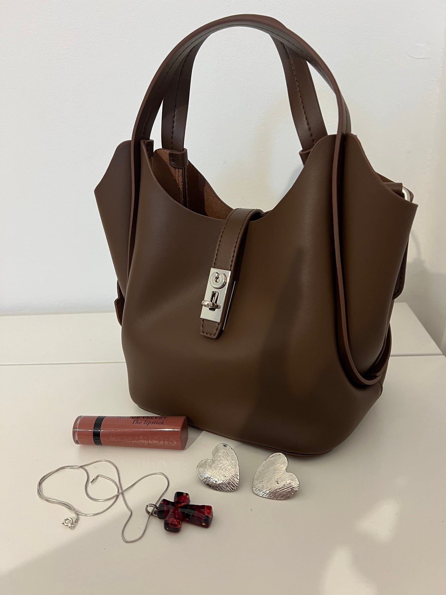NIKOLÉ “LEA” — Chocolate Brown Leather Bag with Cosmetic Pouch