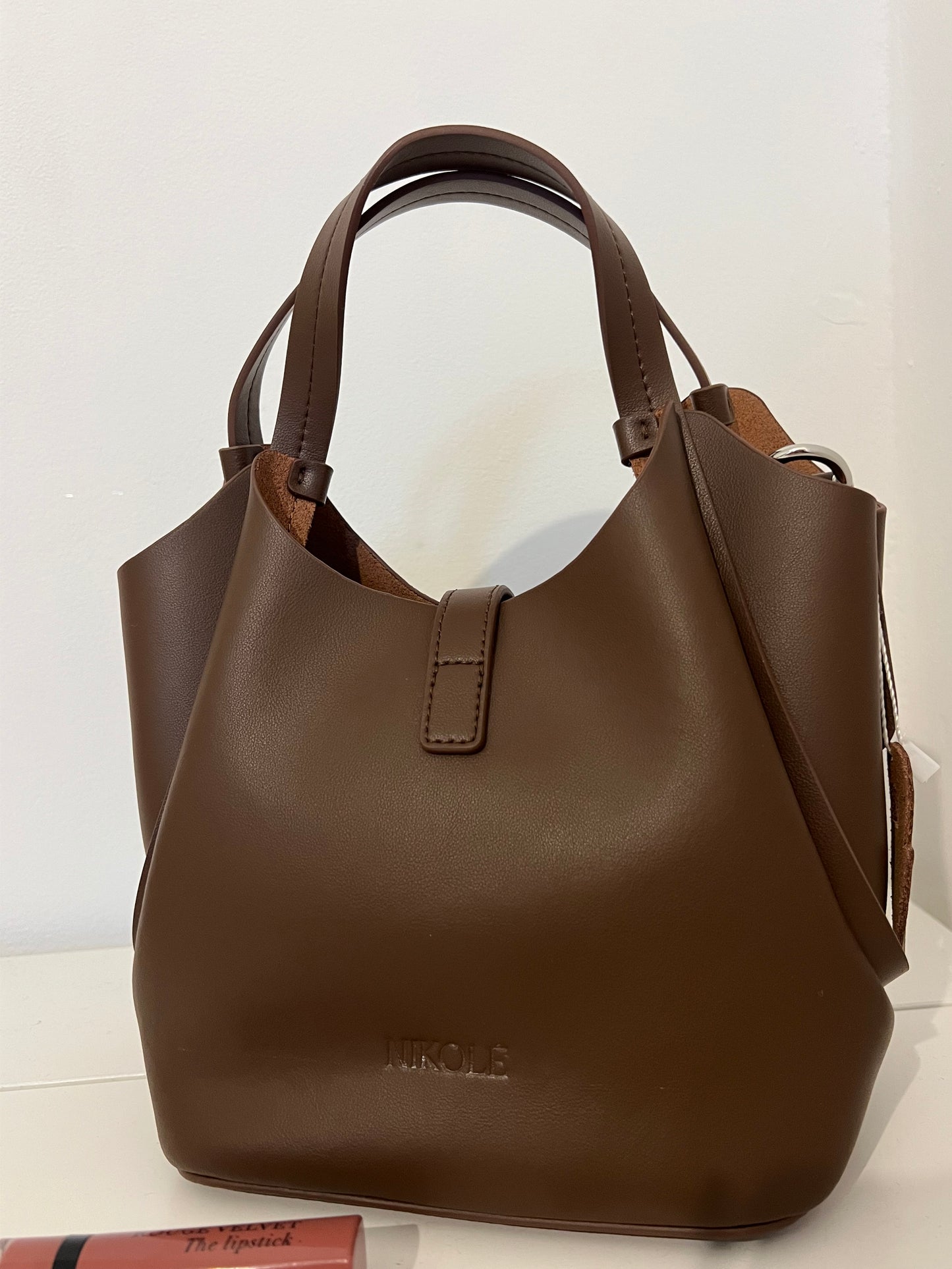 NIKOLÉ “LEA” — Chocolate Brown Leather Bag with Cosmetic Pouch