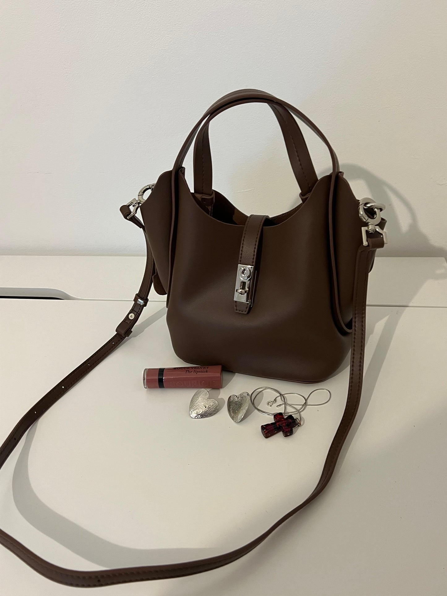 NIKOLÉ “LEA” — Chocolate Brown Leather Bag with Cosmetic Pouch