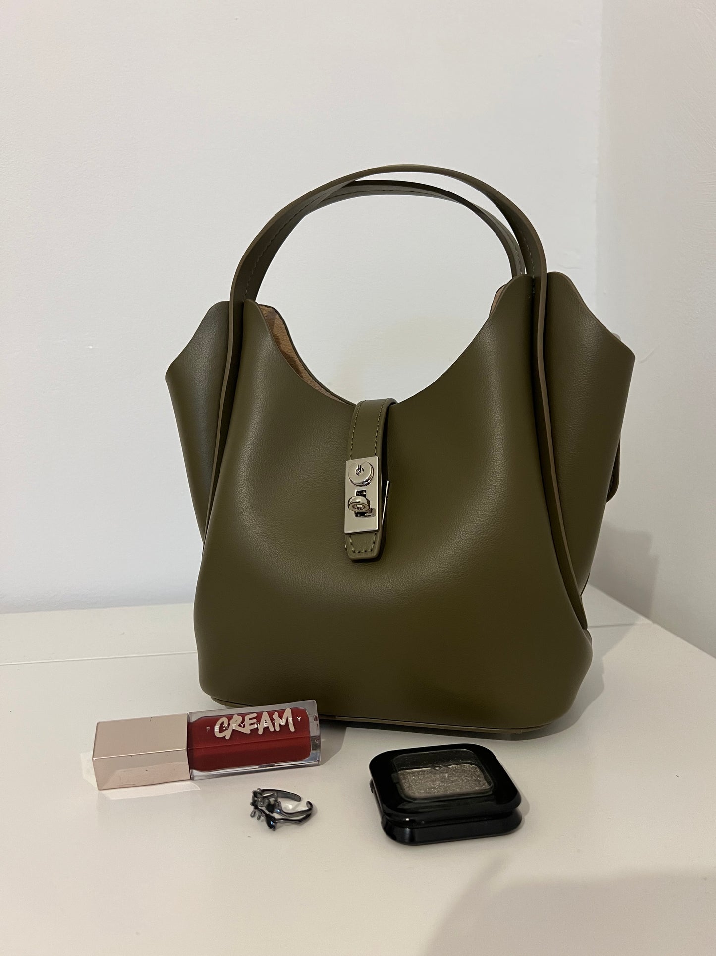 NIKOLÉ “LEA” — Khaki Green Leather Bag with Cosmetic Pouch
