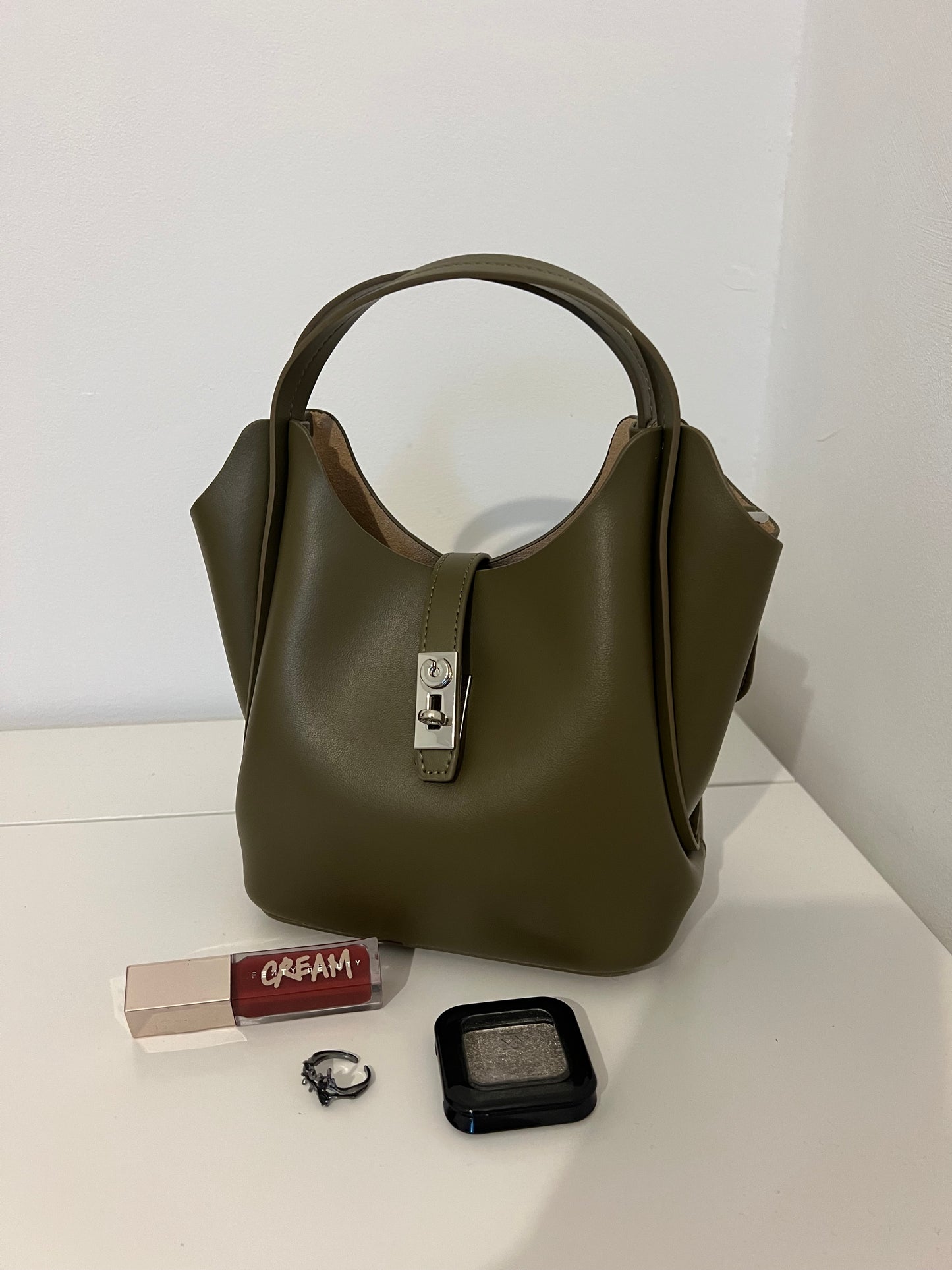 NIKOLÉ “LEA” — Khaki Green Leather Bag with Cosmetic Pouch