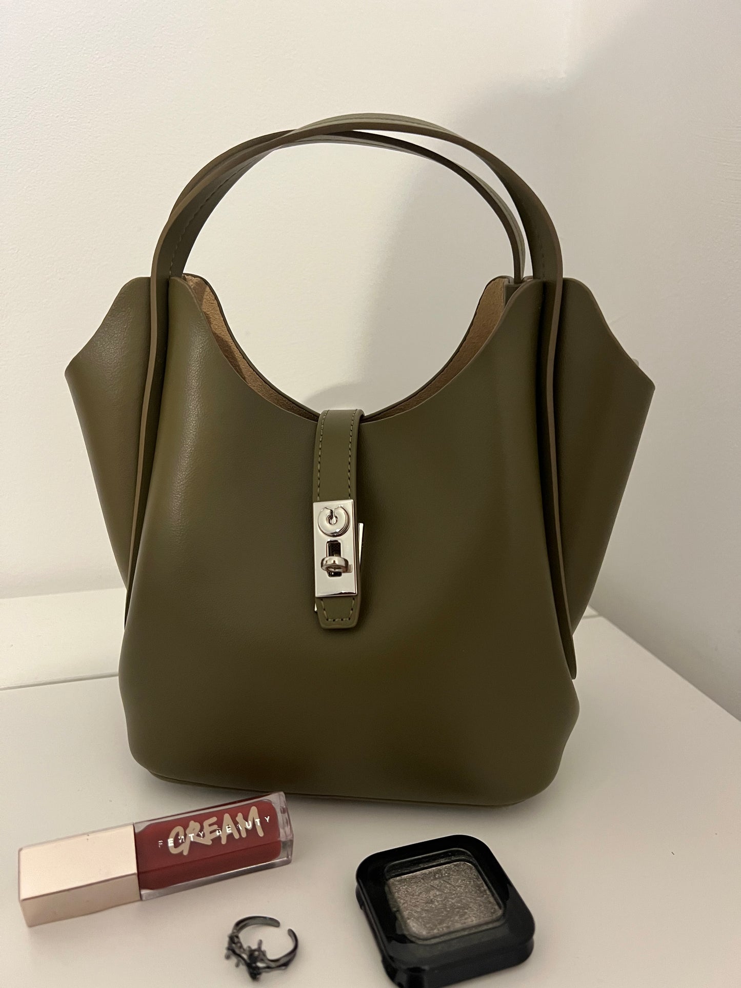 NIKOLÉ “LEA” — Khaki Green Leather Bag with Cosmetic Pouch