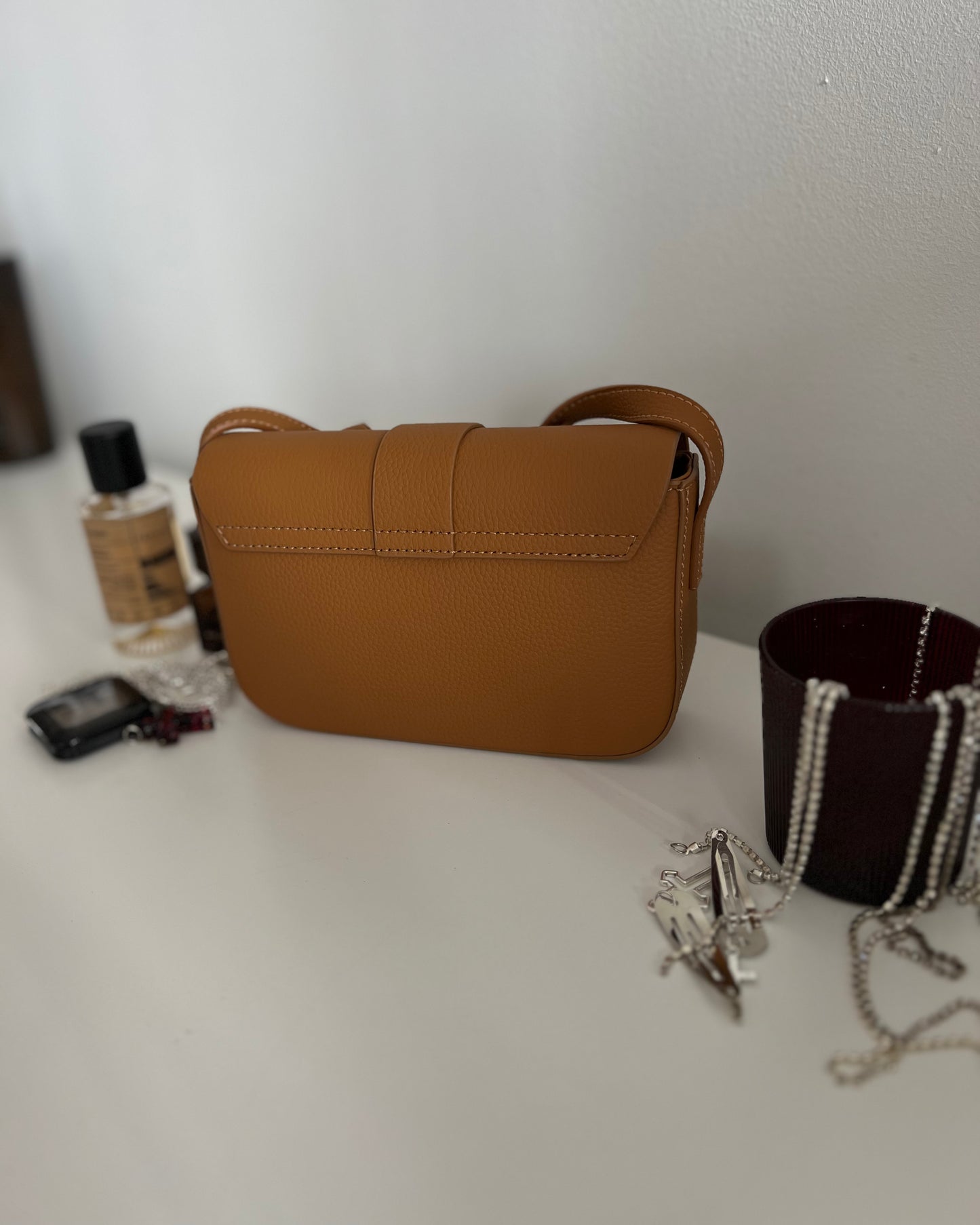 CLASSIC — Genuine Leather Caramel Bag