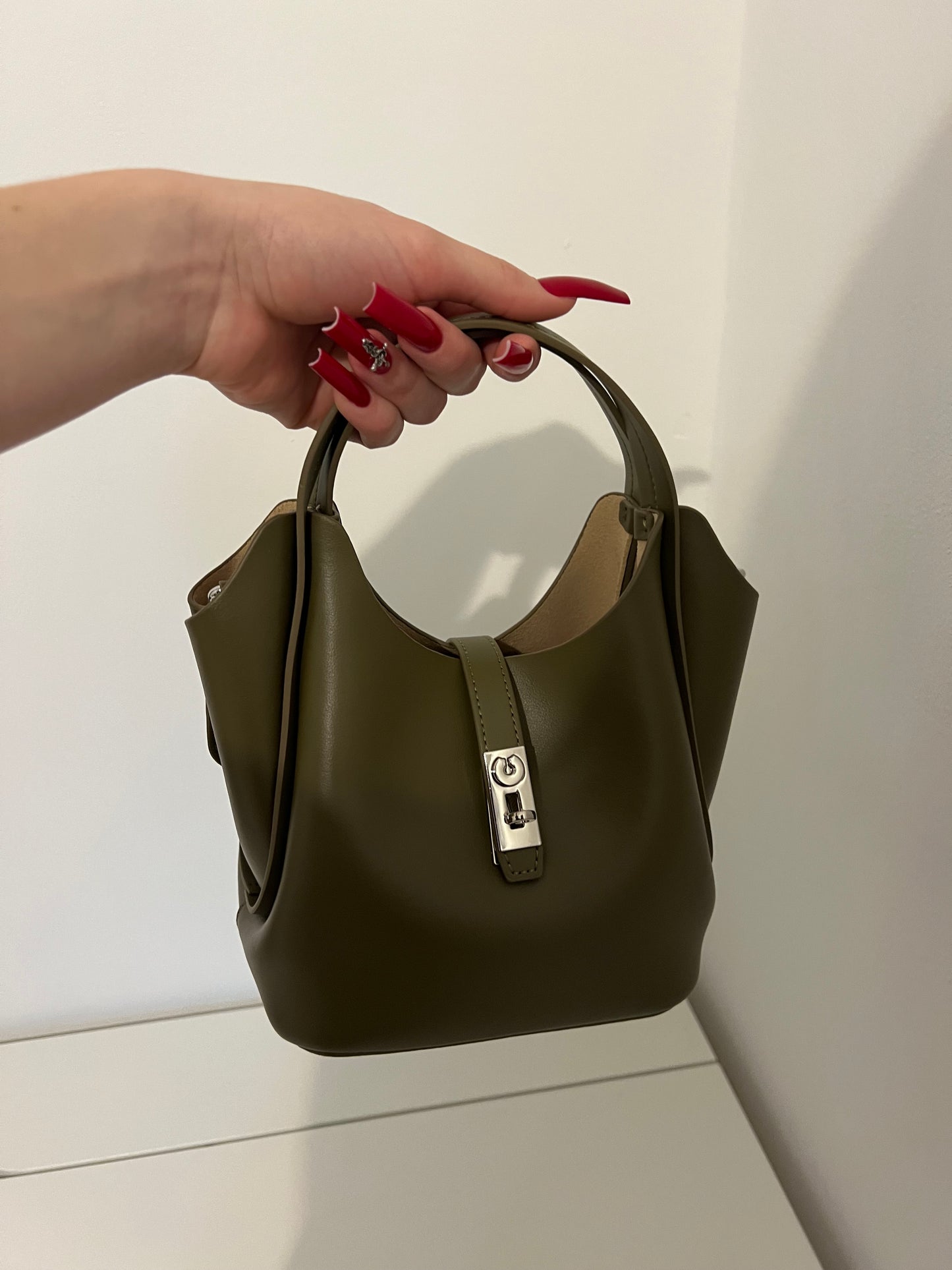 NIKOLÉ “LEA” — Khaki Green Leather Bag with Cosmetic Pouch