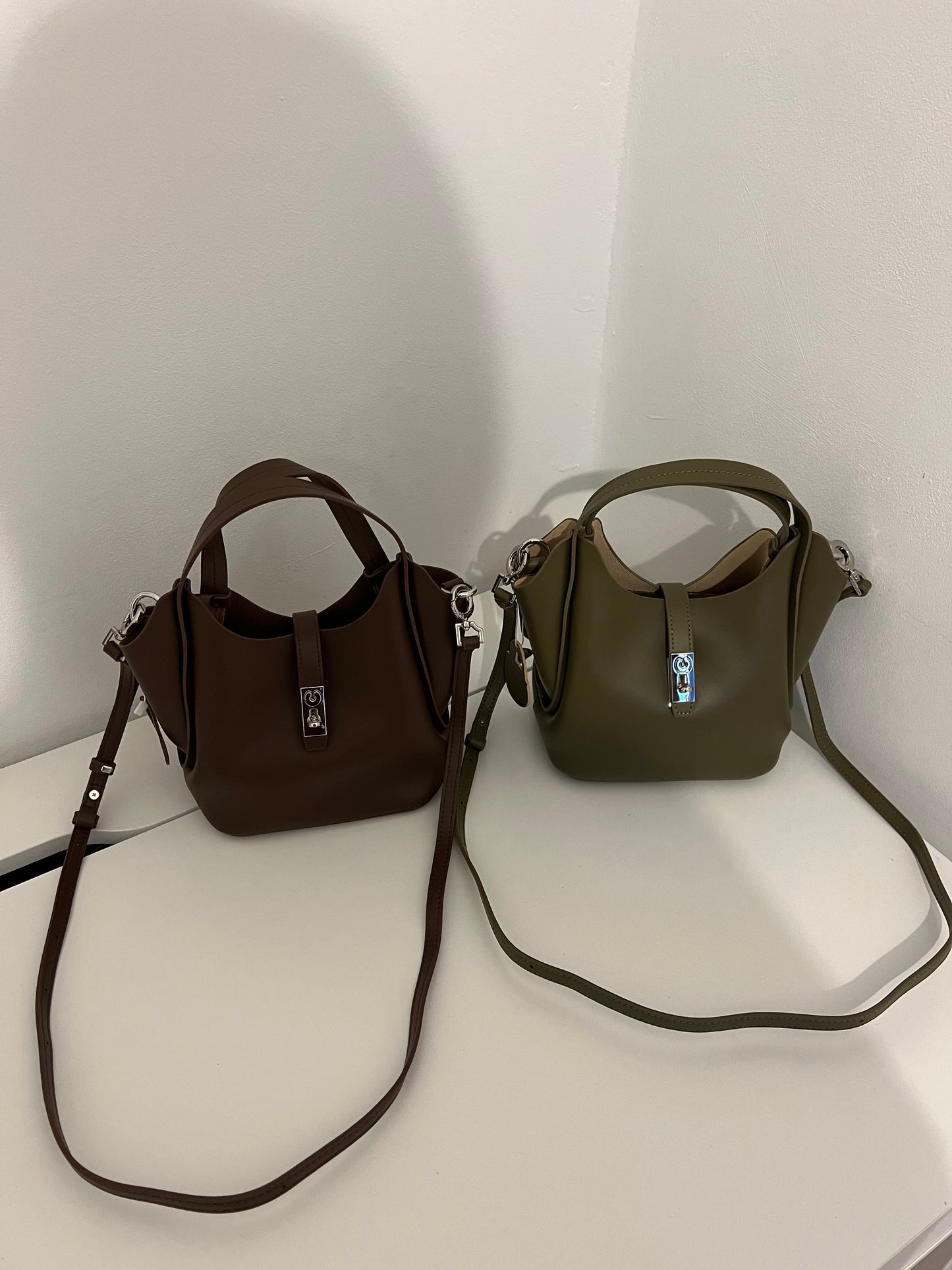 NIKOLÉ “LEA” — Chocolate Brown Leather Bag with Cosmetic Pouch