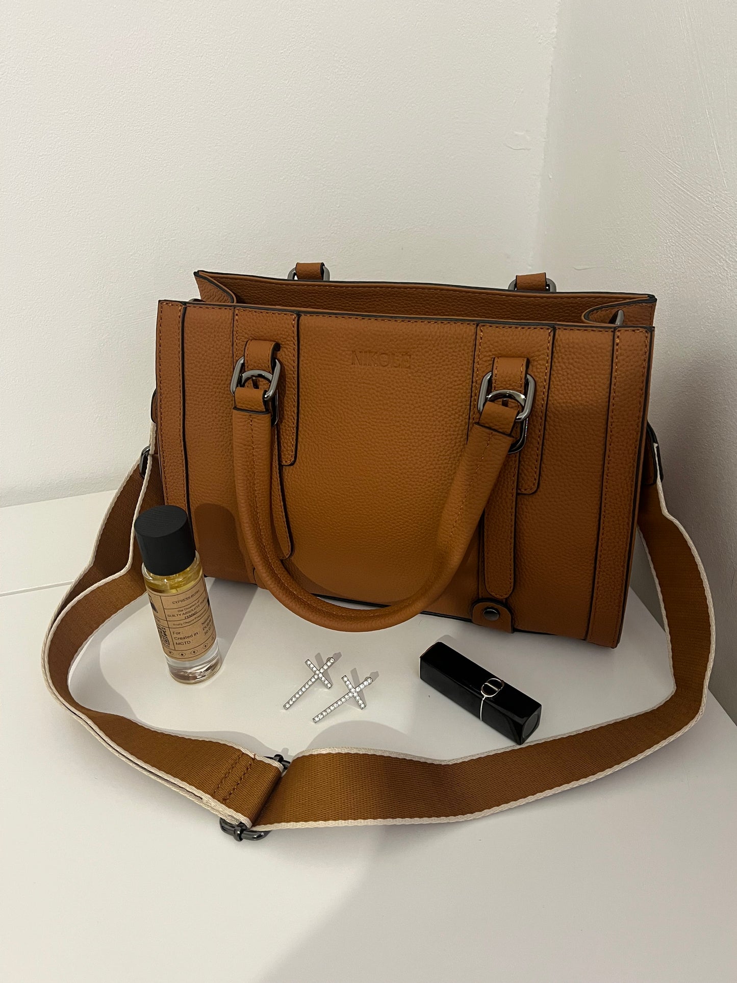 NIKOLÈ Caramel Tote – Stylish Genuine Leather Handbag for Everyday Elegance
