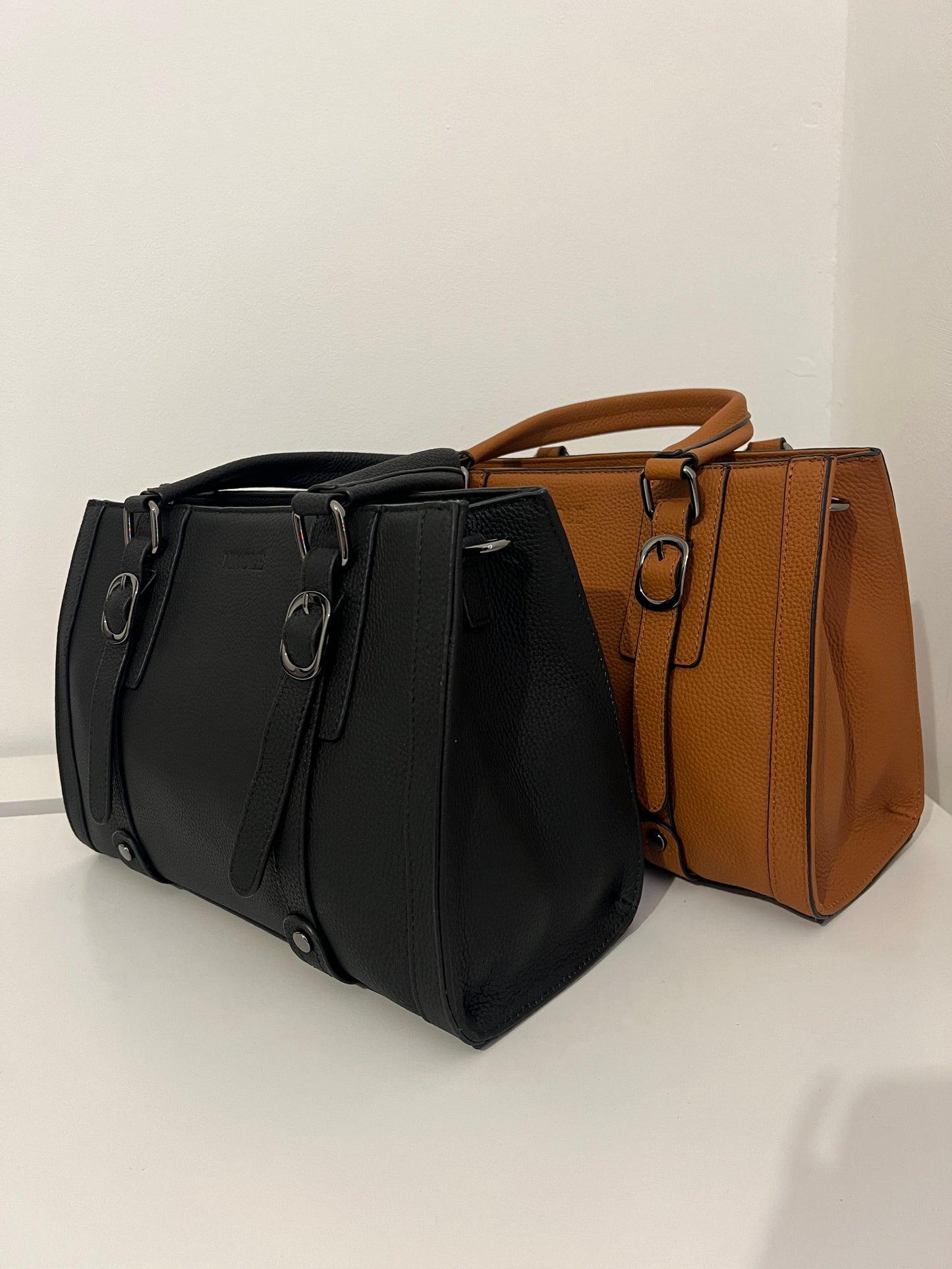 NIKOLÈ Black Tote – Stylish Genuine Leather Handbag for Everyday Elegance