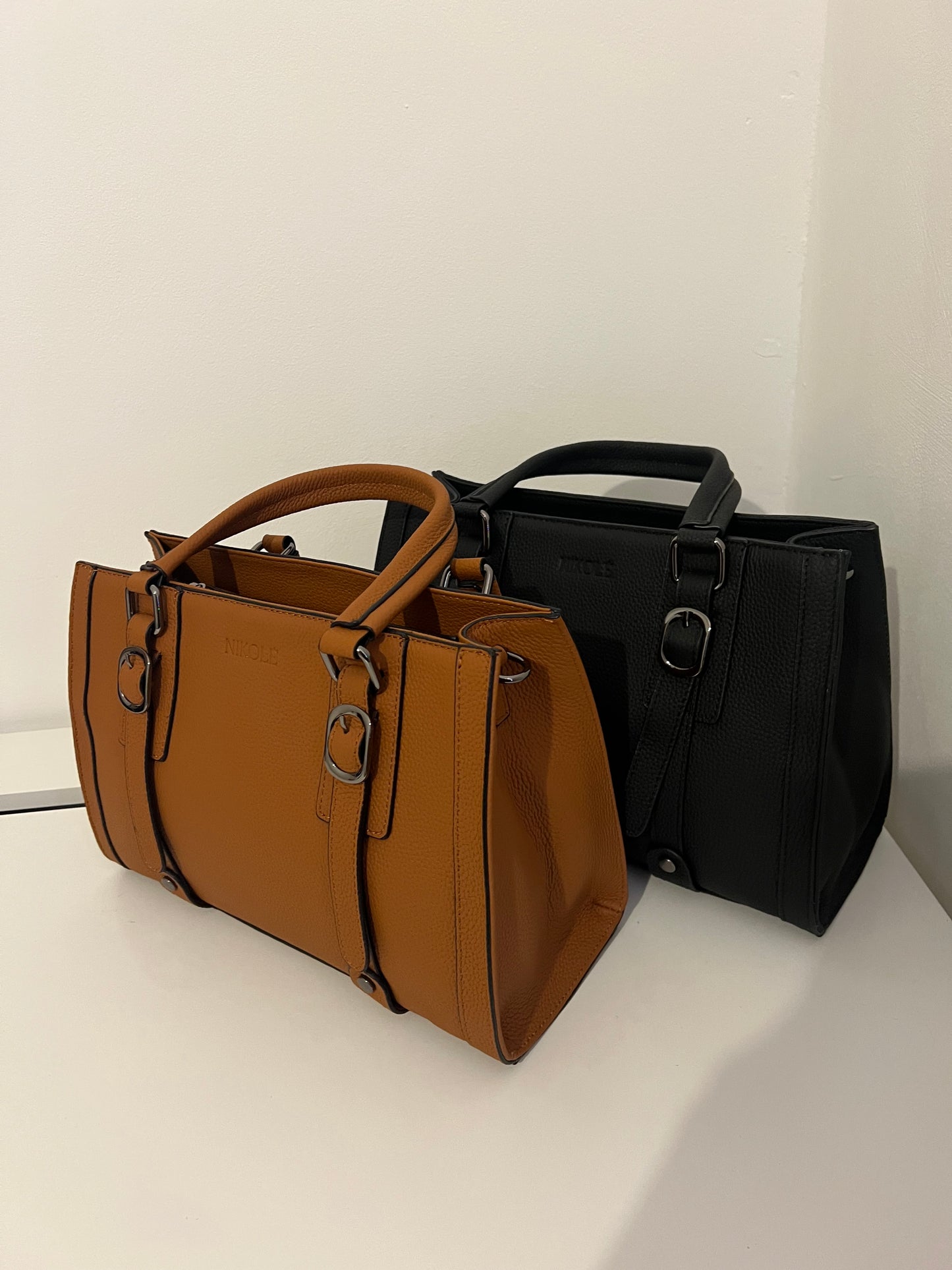 NIKOLÈ Black Tote – Stylish Genuine Leather Handbag for Everyday Elegance