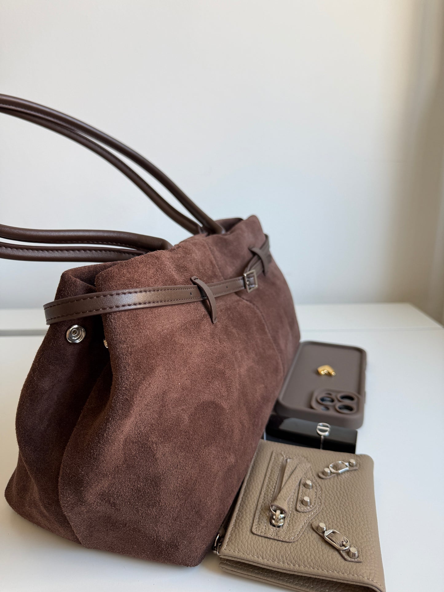 NIKOLÉ MARA – Chocolate Suede Shoulder Bag | Soft & Neutral