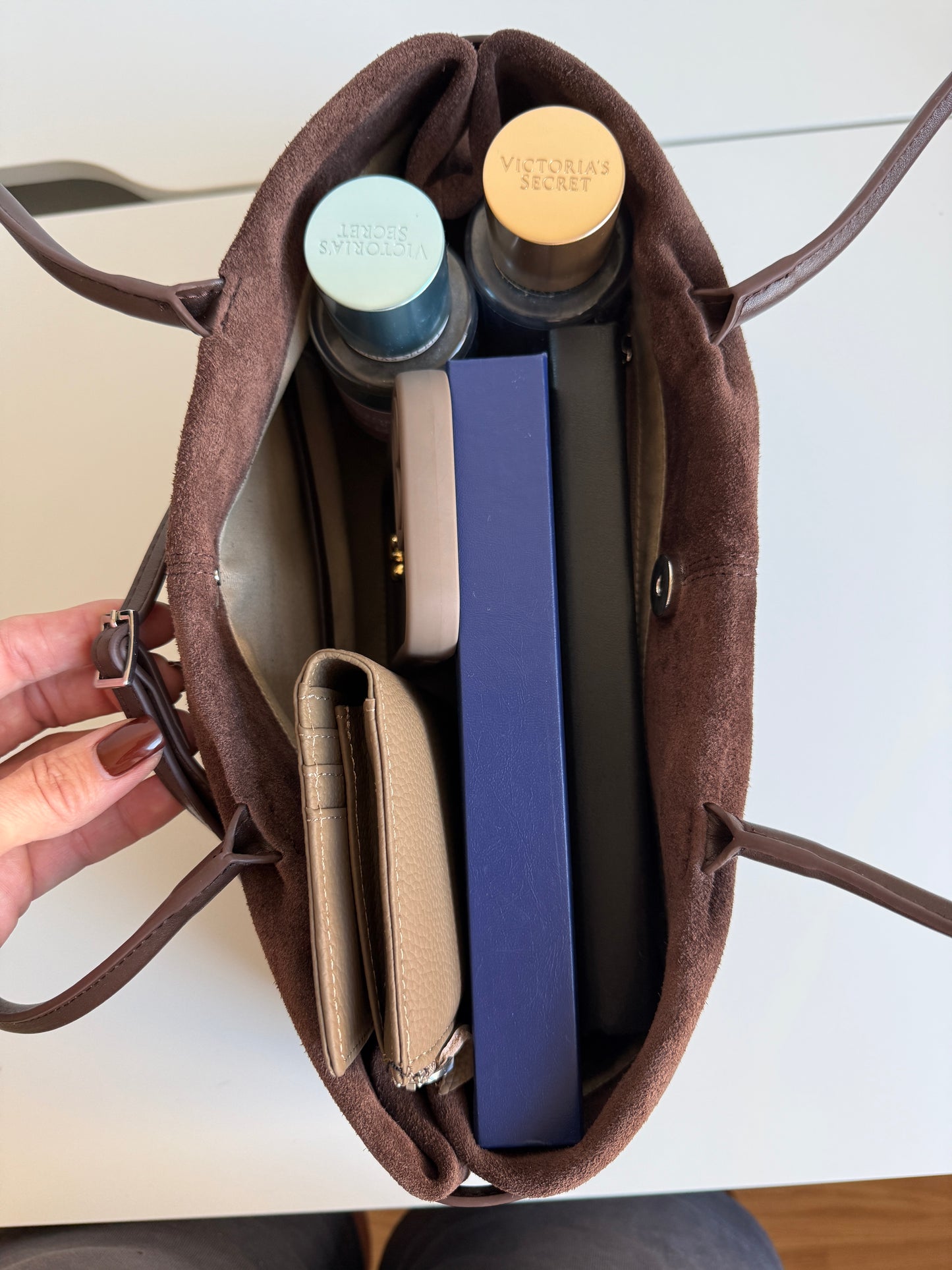 NIKOLÉ MARA – Chocolate Suede Shoulder Bag | Soft & Neutral