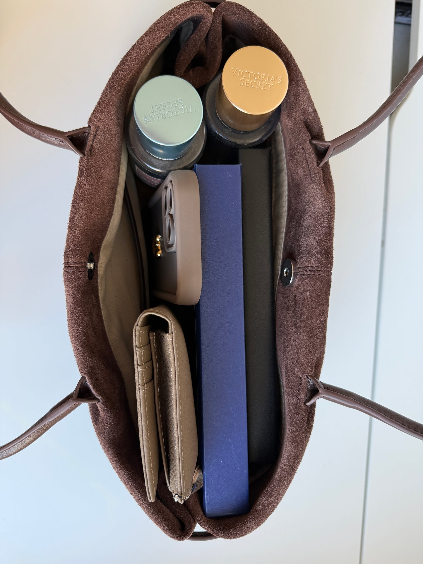 NIKOLÉ MARA – Chocolate Suede Shoulder Bag | Soft & Neutral