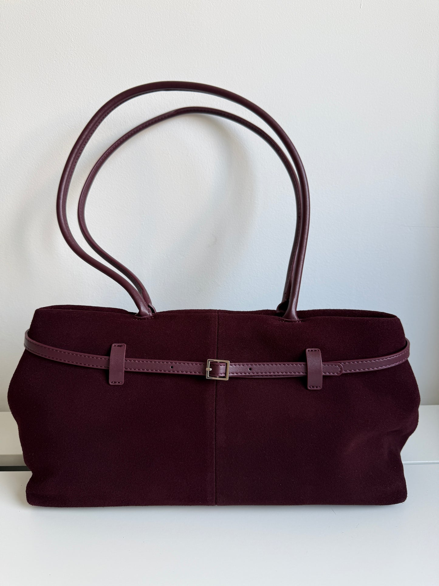 NIKOLÉ MARA – Burgundy Suede Shoulder Bag | Soft & Neutral