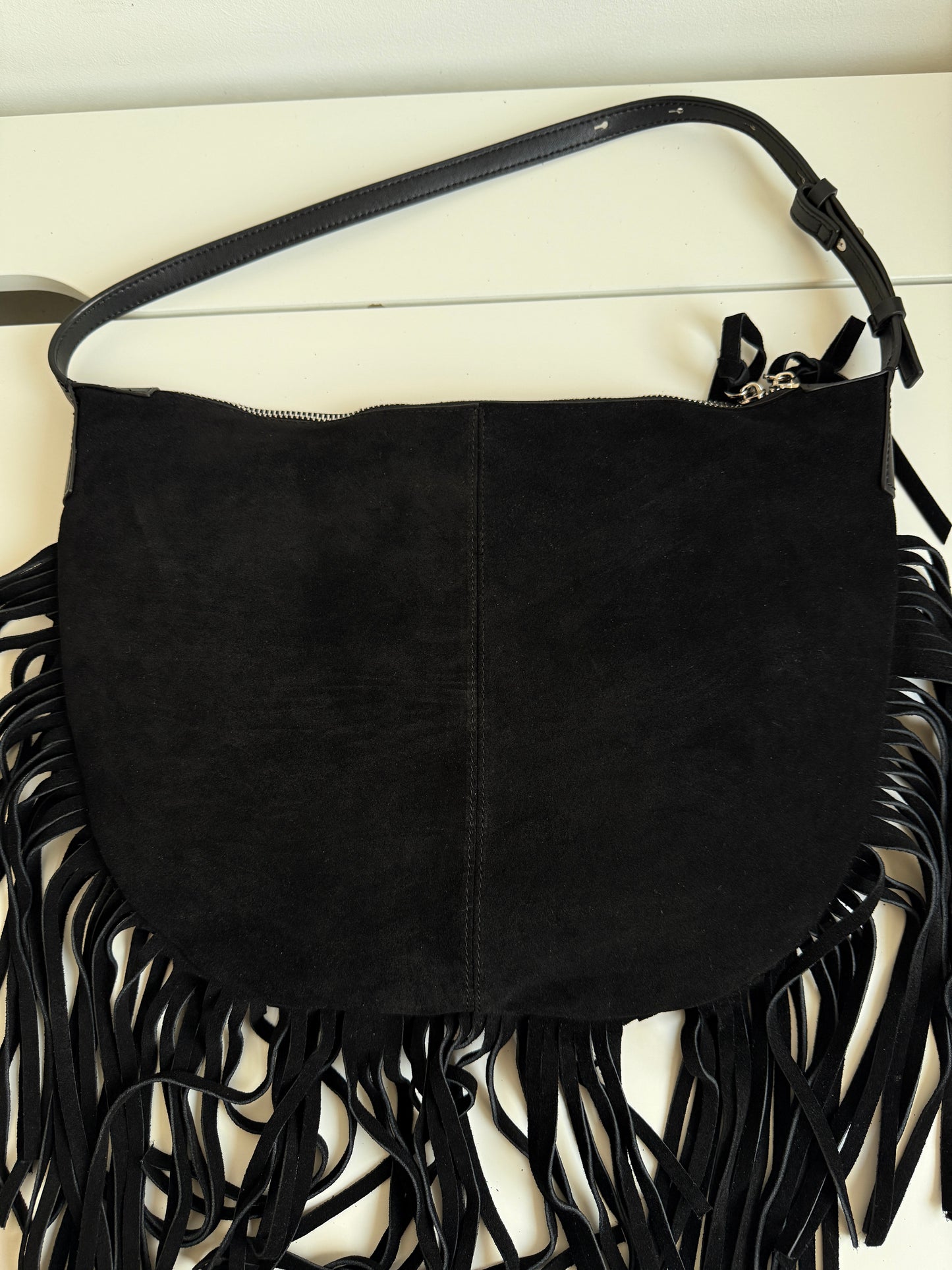 NIKOLÉ  JANE  – Black Suede Fringe Shoulder Bag | Western Chic