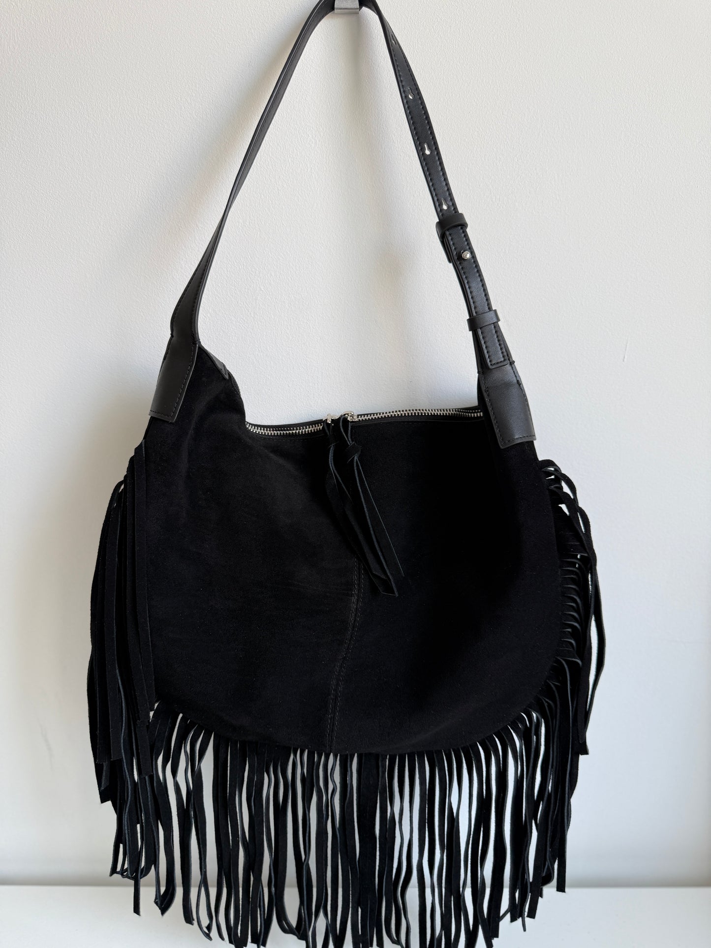 NIKOLÉ  JANE  – Black Suede Fringe Shoulder Bag | Western Chic