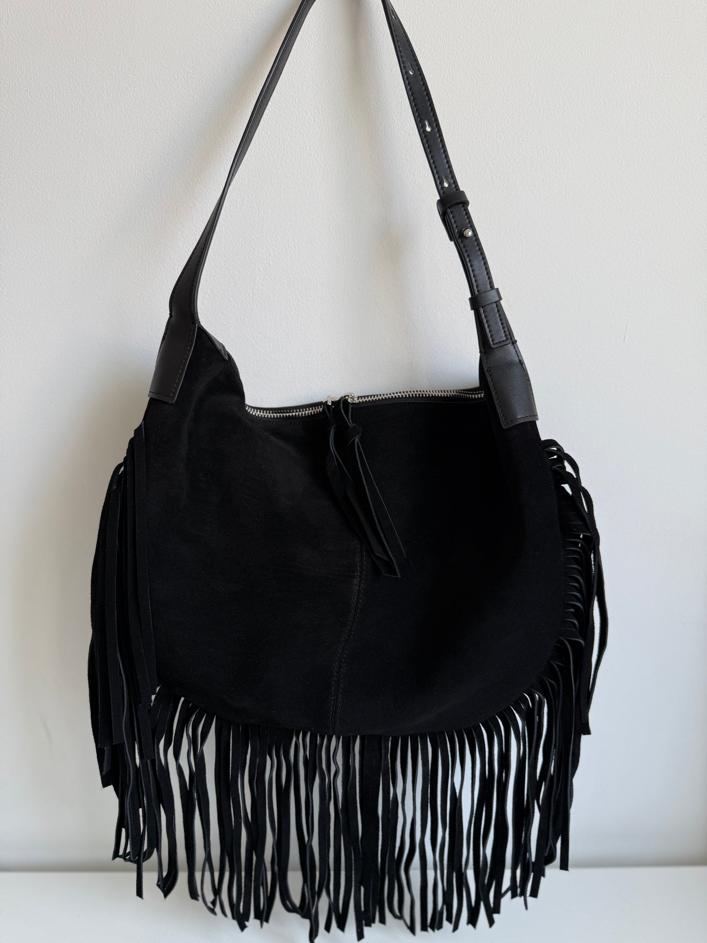 NIKOLÉ  JANE  – Black Suede Fringe Shoulder Bag | Western Chic