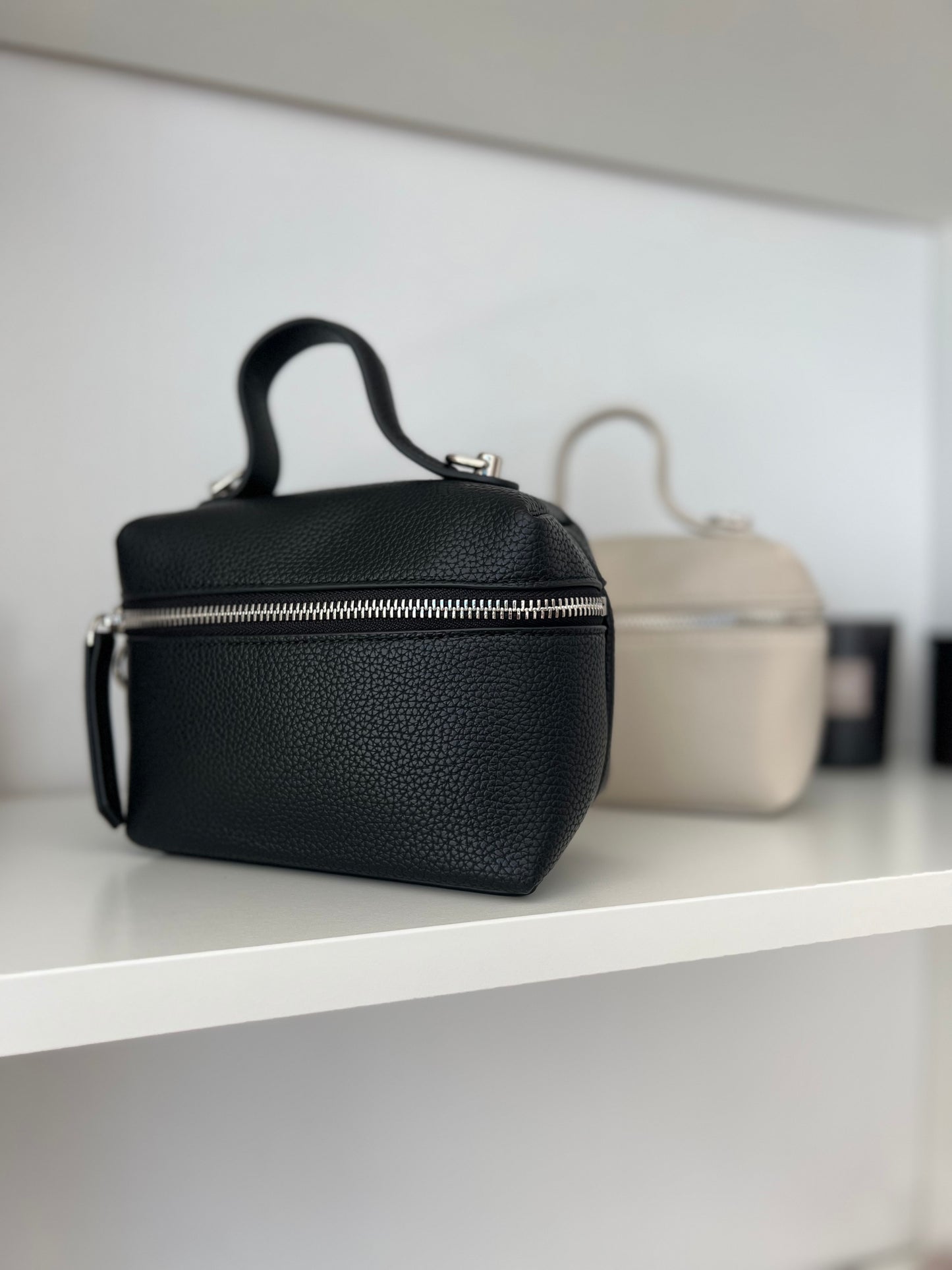 Bella Key – Premium Natural Leather Bag (Black)