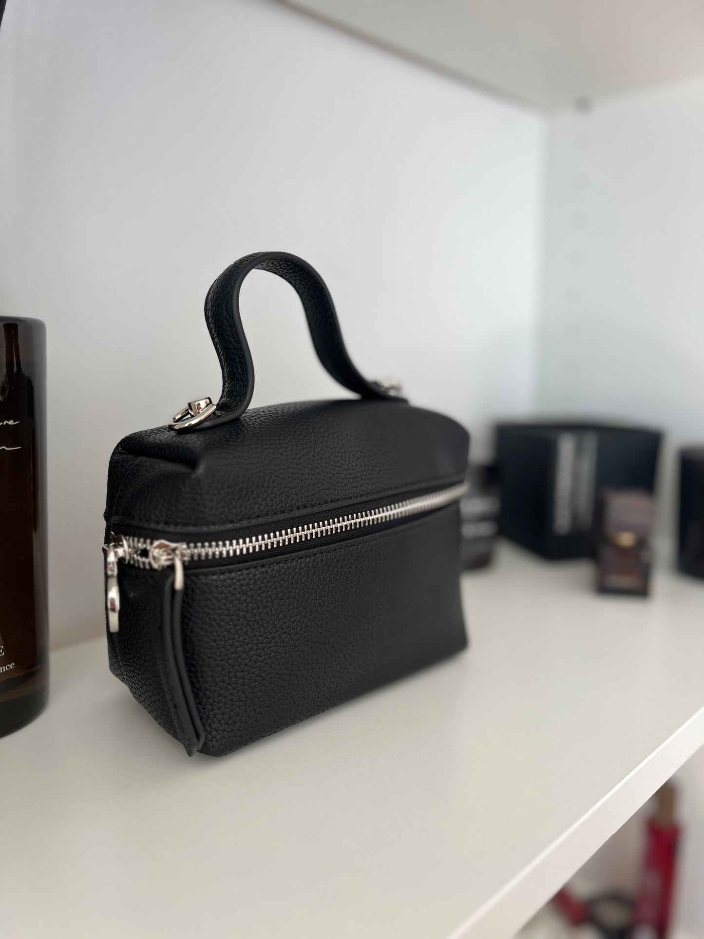 Bella Key – Premium Natural Leather Bag (Black)