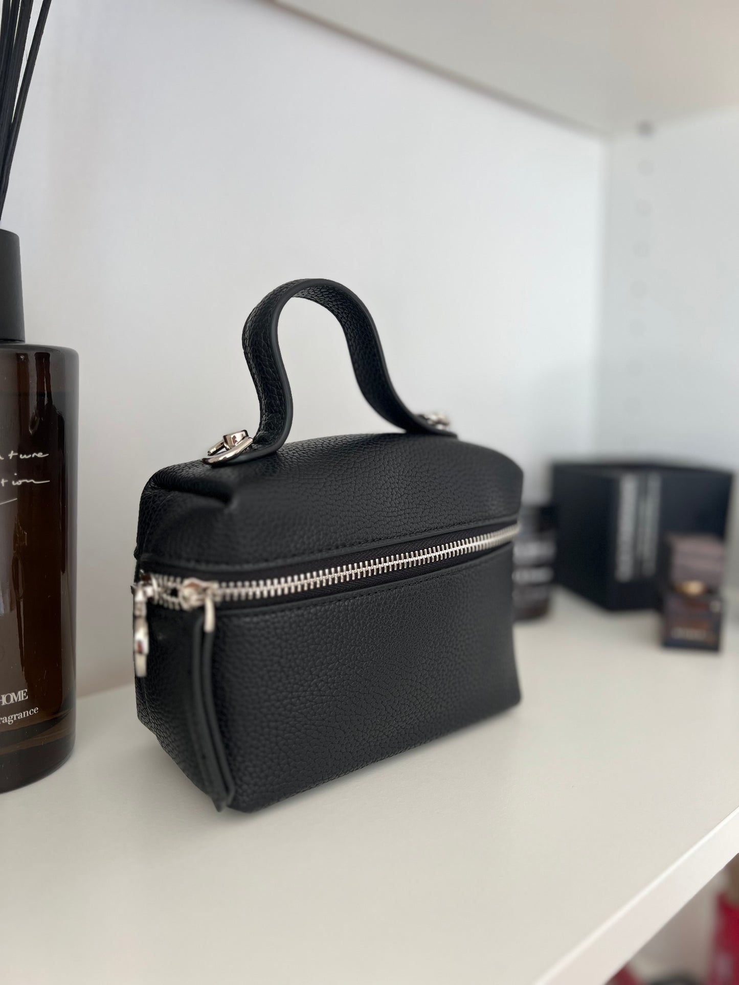 Bella Key – Premium Natural Leather Bag (Black)