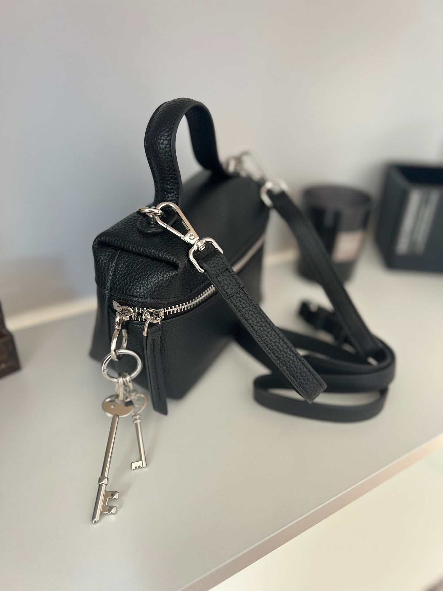 Bella Key – Premium Natural Leather Bag (Black)