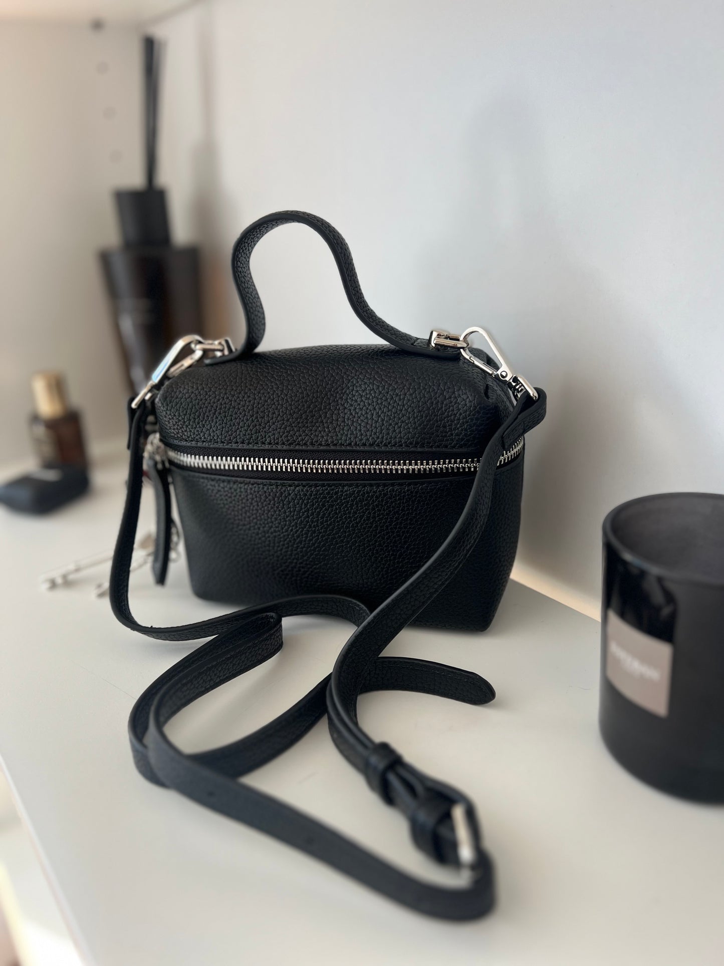 Bella Key – Premium Natural Leather Bag (Black)