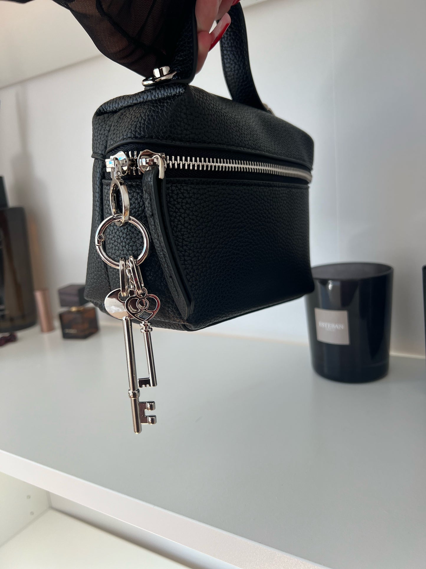 Bella Key – Premium Natural Leather Bag (Black)