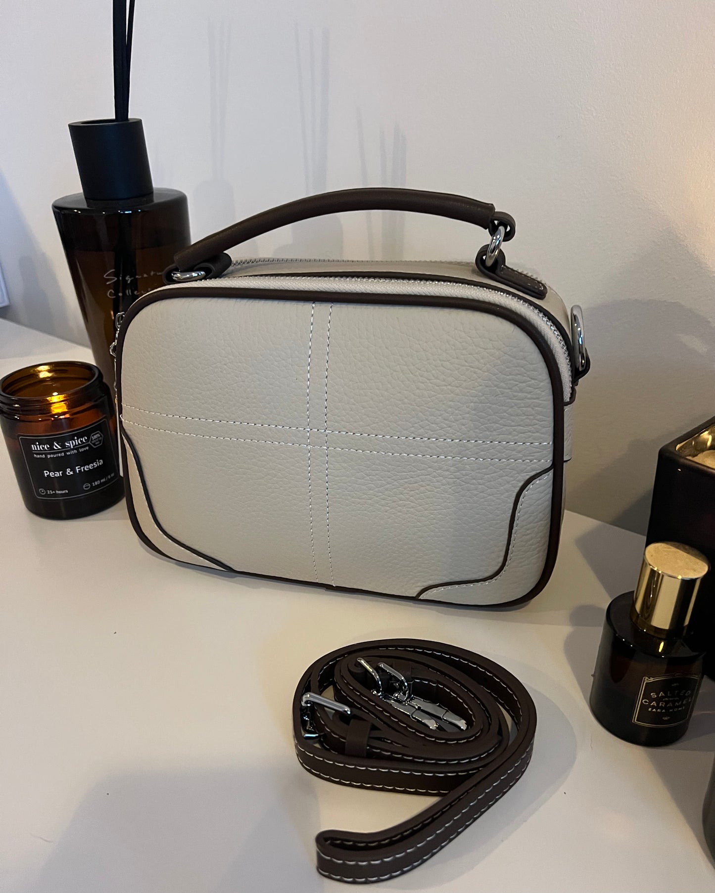 MARIA — Genuine Leather Bag. Color: Ivory