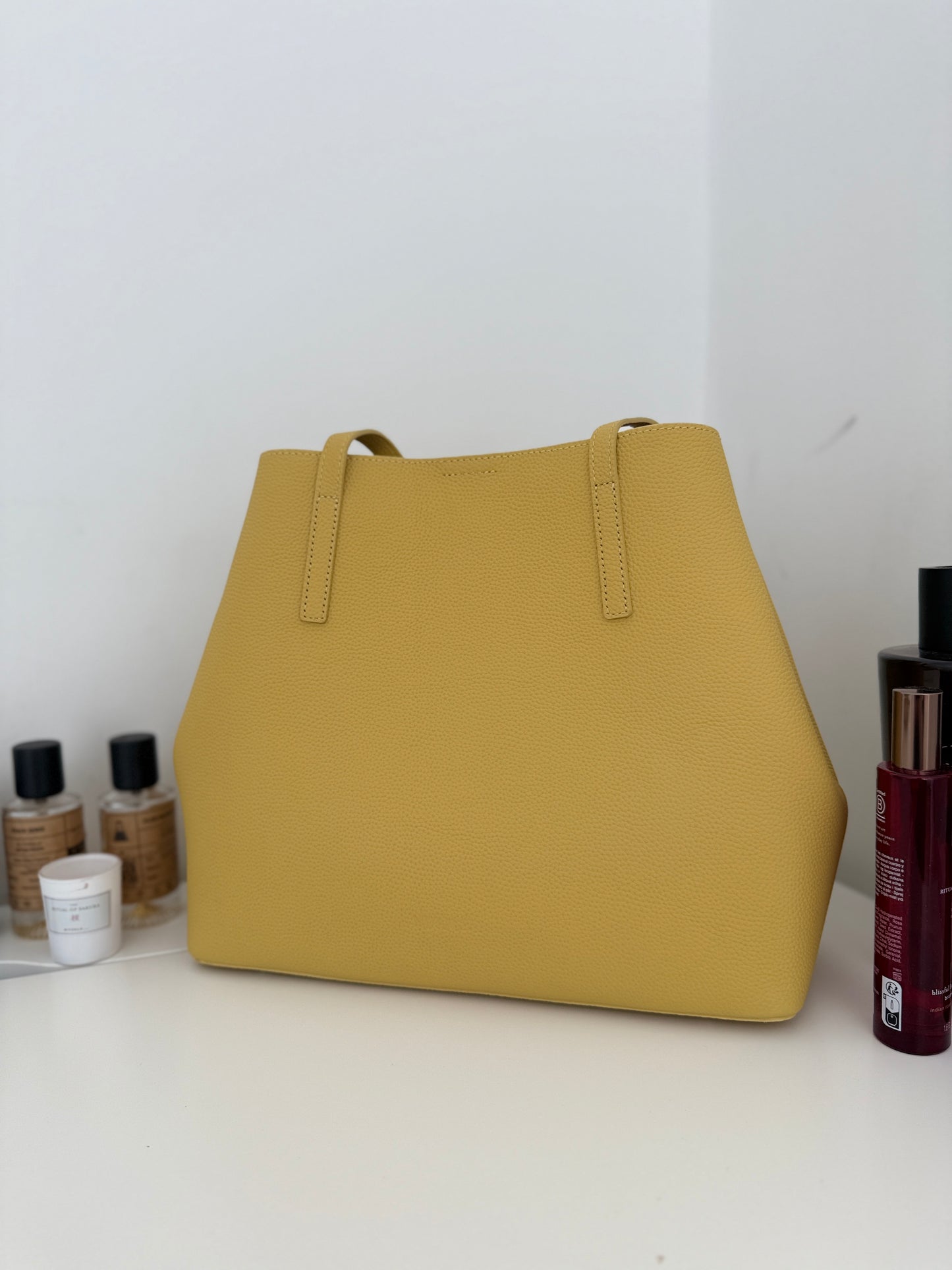 LUNA – Butter Yellow Leather Tote Bag