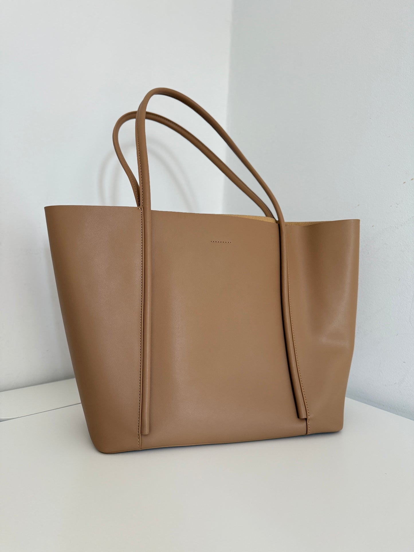 NIKOLÉ Shopper – Timeless Leather Tote Bag