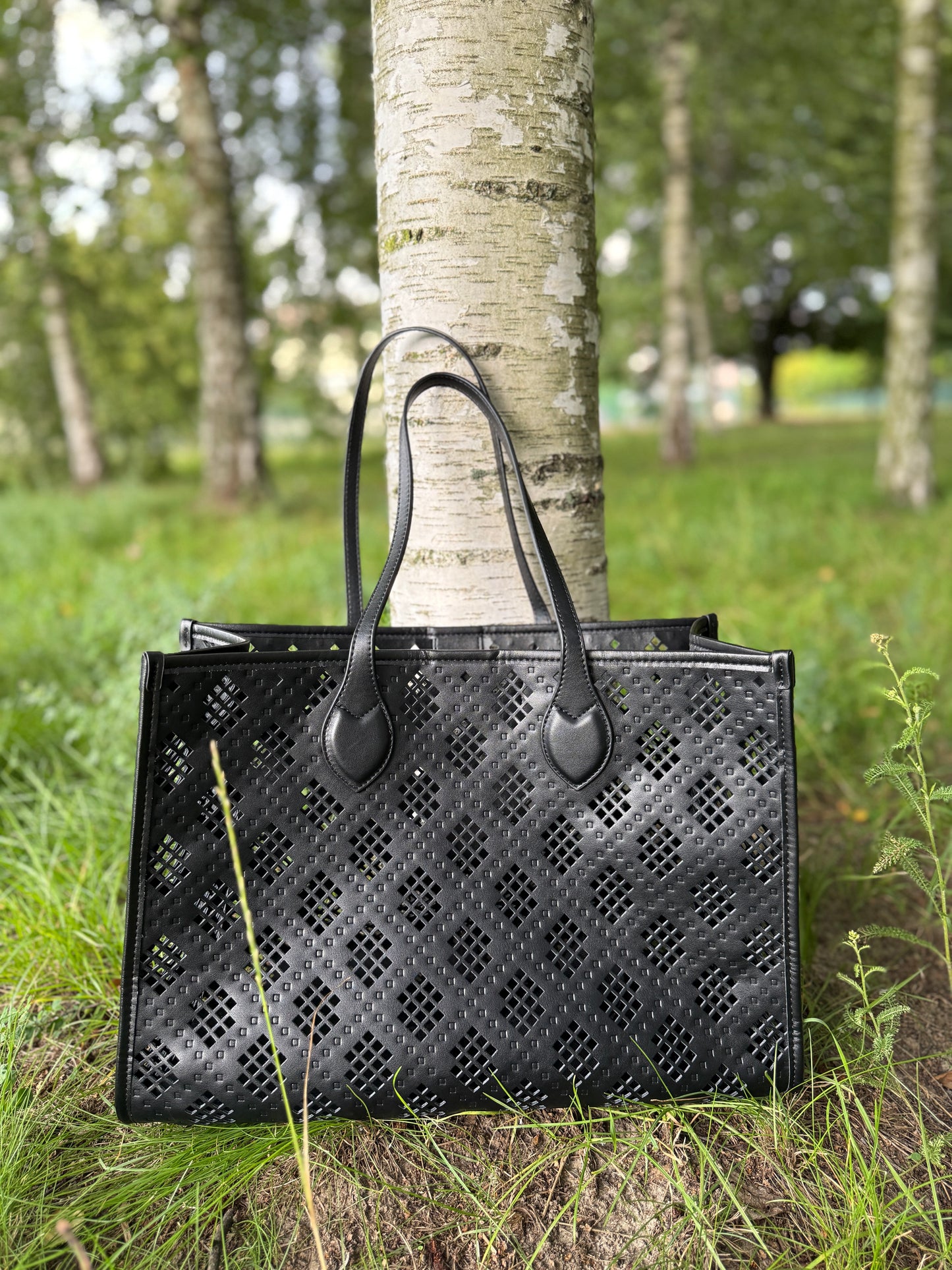 Large Leather Tote Bag with Cosmetic Pouch – Black | NIKOLÈ