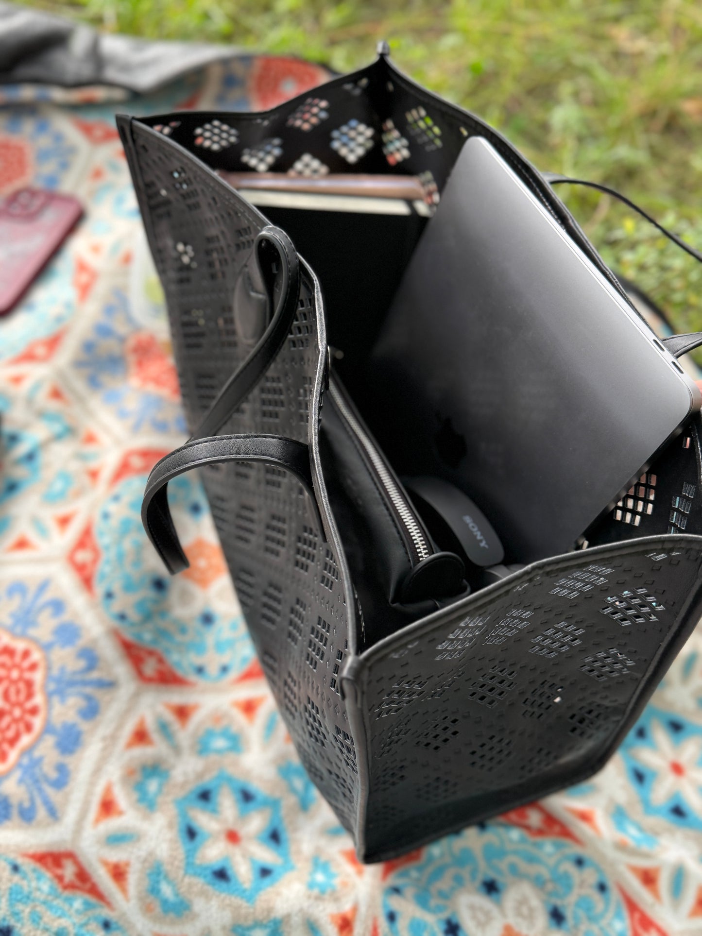 Large Leather Tote Bag with Cosmetic Pouch – Black | NIKOLÈ