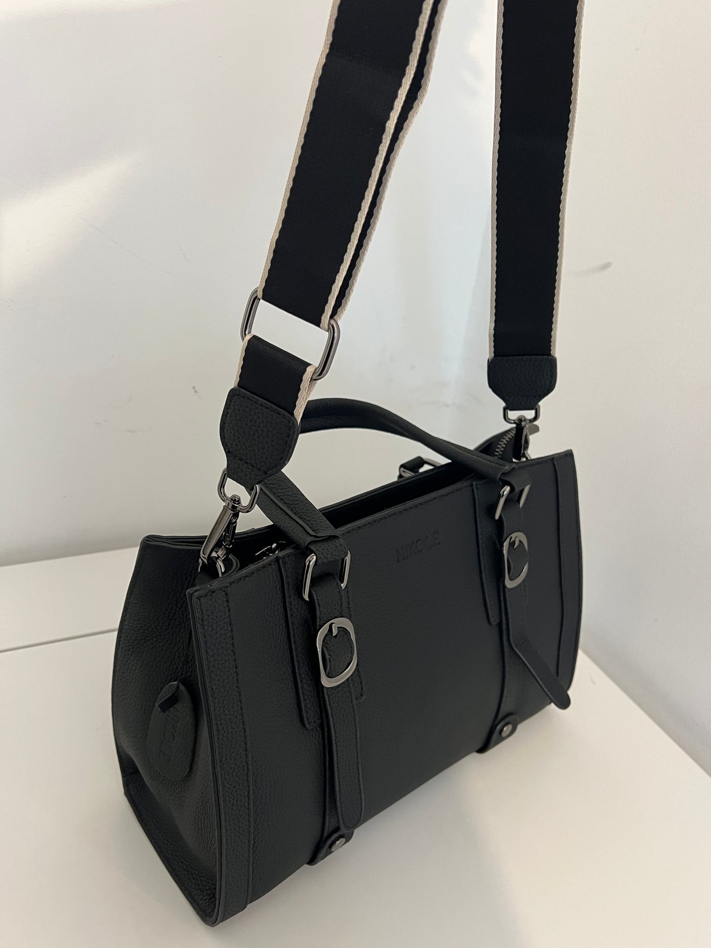 NIKOLÈ Black Tote – Stylish Genuine Leather Handbag for Everyday Elegance