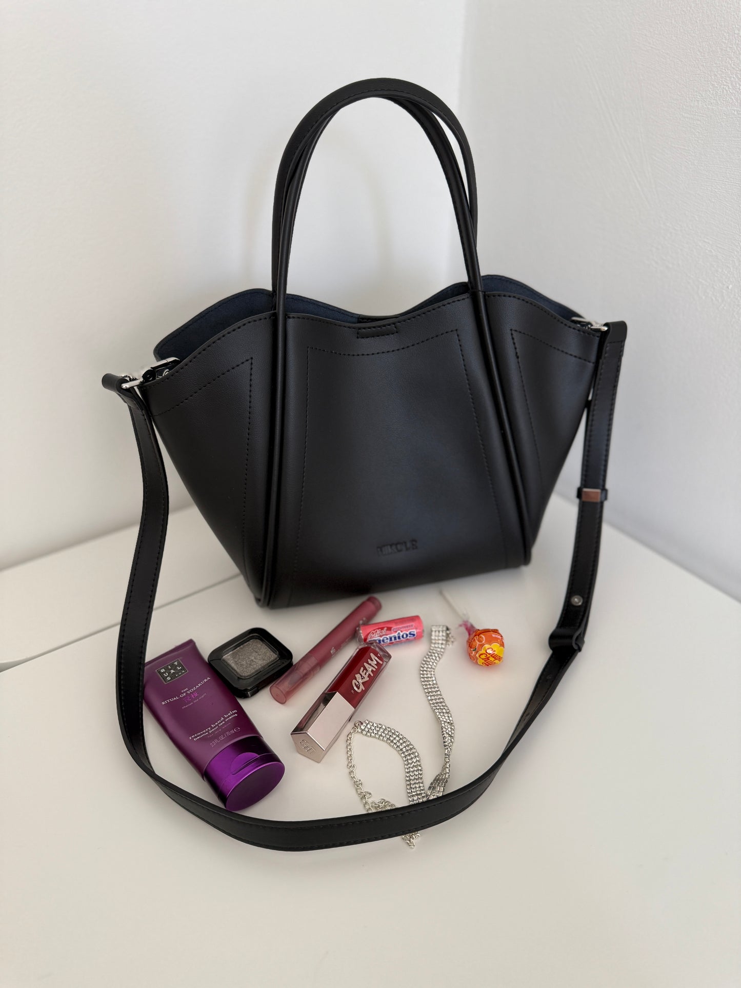 NIKOLÉ Leather Bag – The Classic in Black