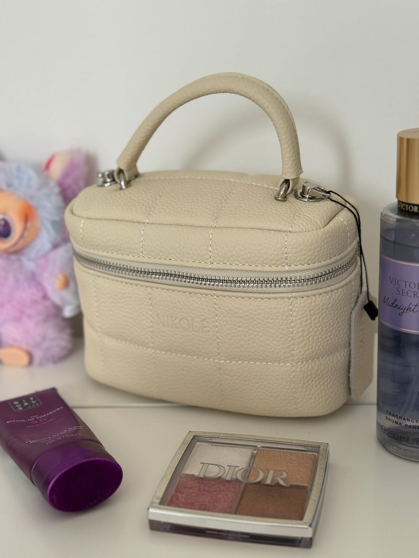 NIKOLÉ “Bella” – Quilted Leather Box Bag – Ivory