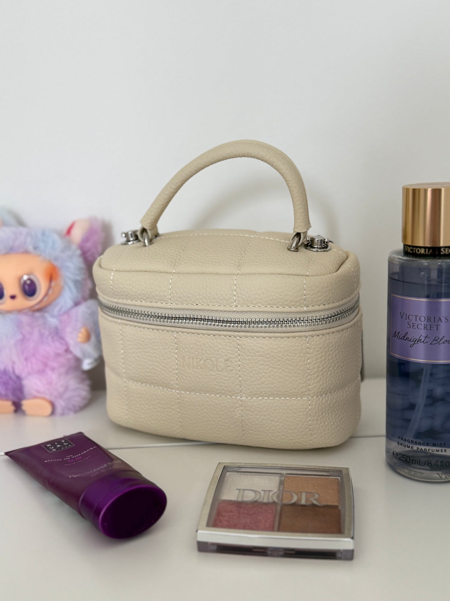 NIKOLÉ “Bella” – Quilted Leather Box Bag – Ivory