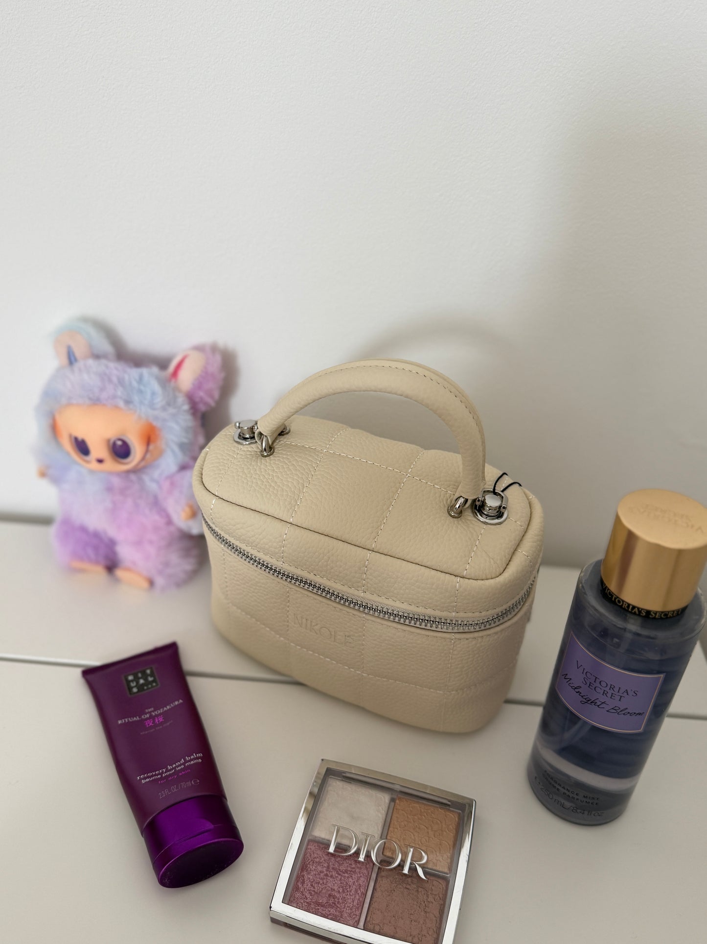 NIKOLÉ “Bella” – Quilted Leather Box Bag – Ivory