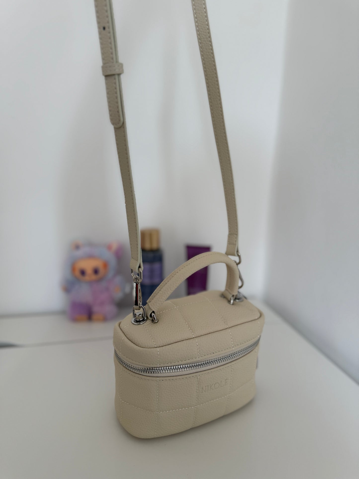 NIKOLÉ “Bella” – Quilted Leather Box Bag – Ivory