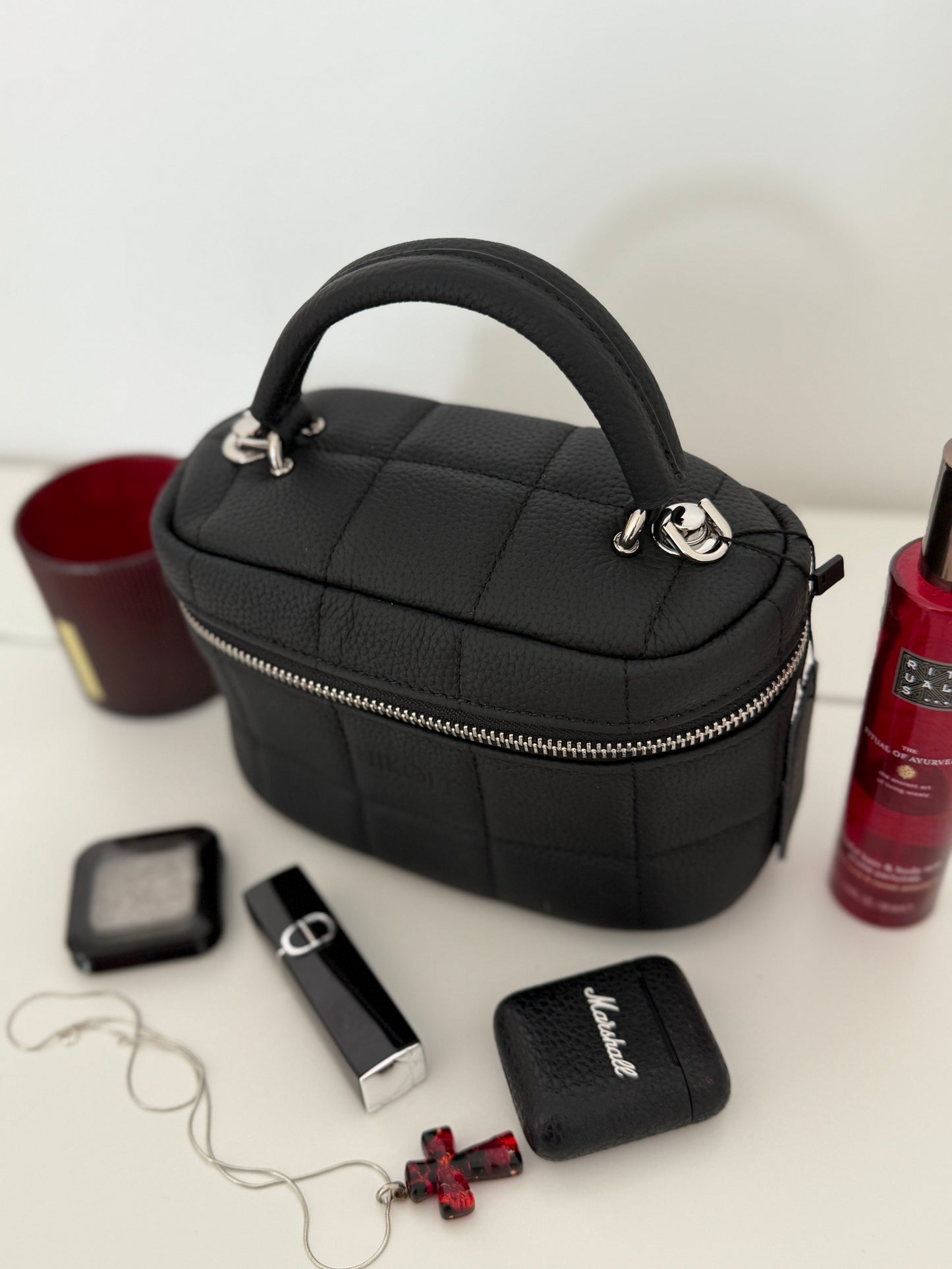 NIKOLÉ “Bella” – Quilted Leather Box Bag – Black