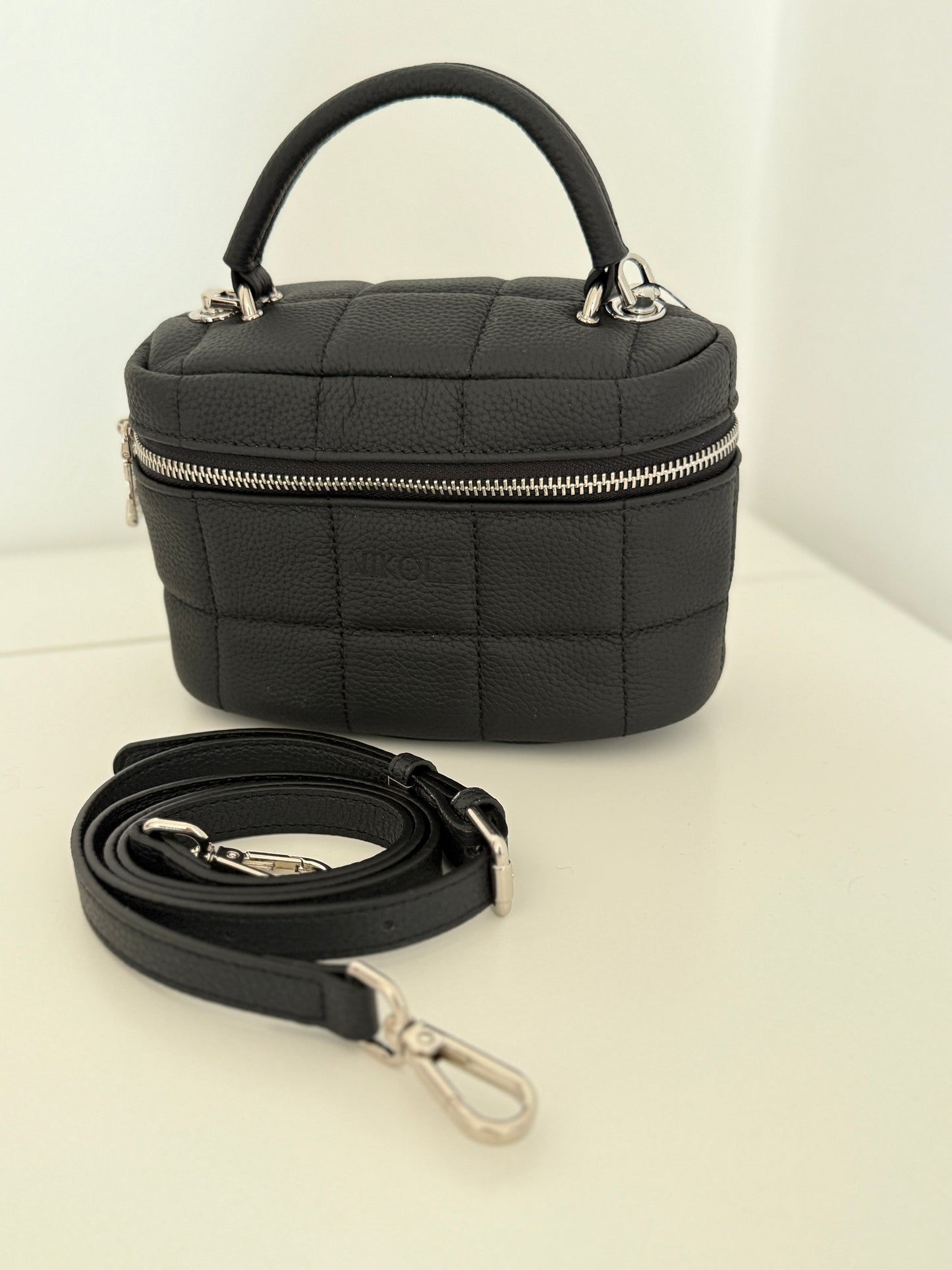 NIKOLÉ “Bella” – Quilted Leather Box Bag – Black