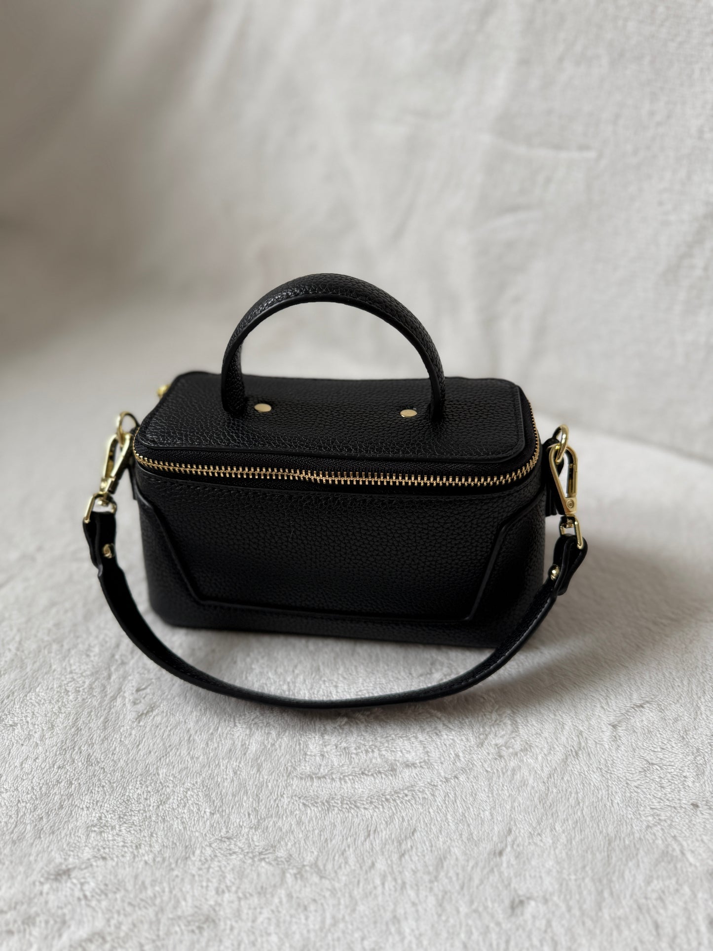 Lana – Elegant Premium Leather Bag (Black)