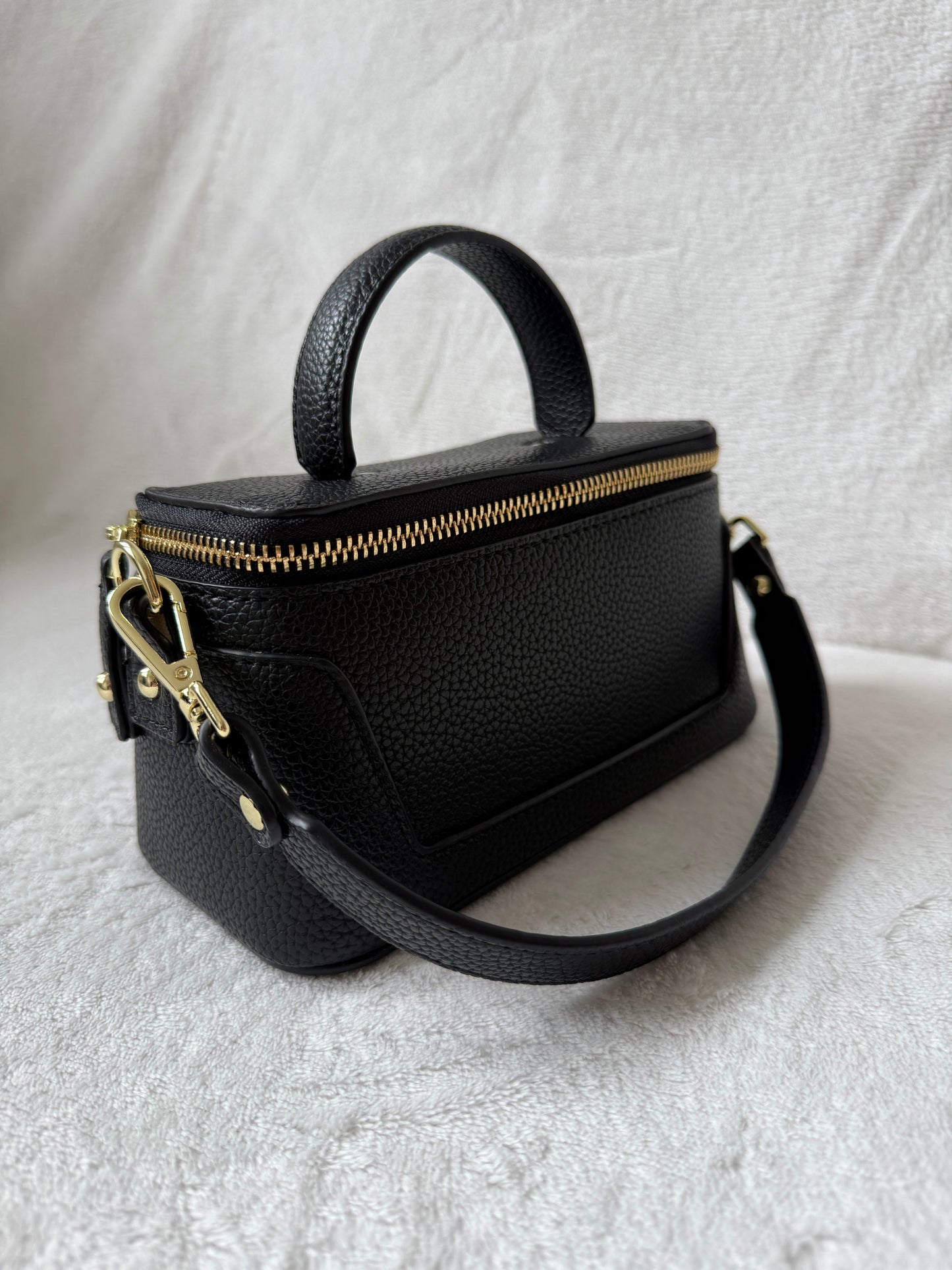Lana – Elegant Premium Leather Bag (Black)