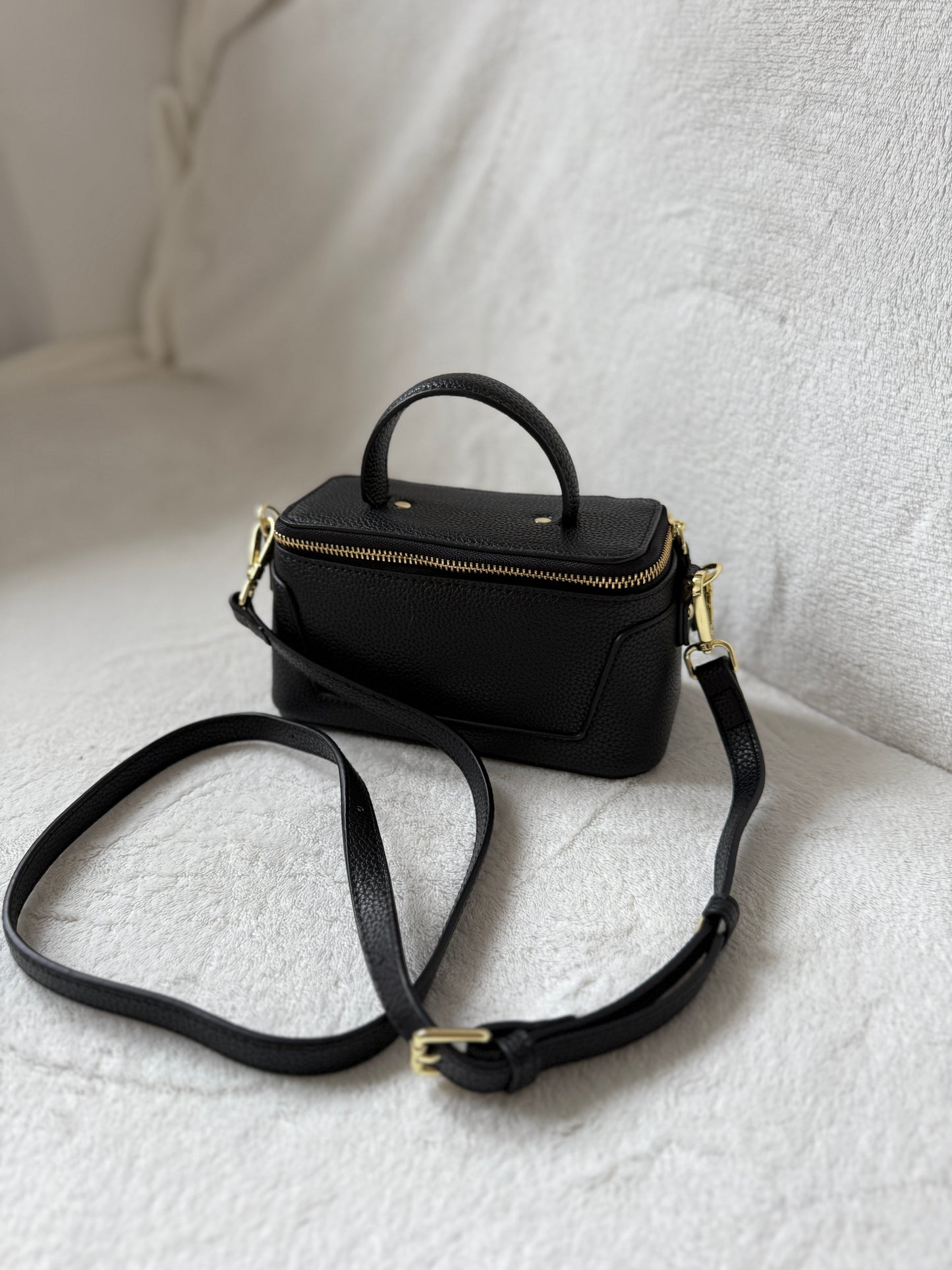 Lana – Elegant Premium Leather Bag (Black)