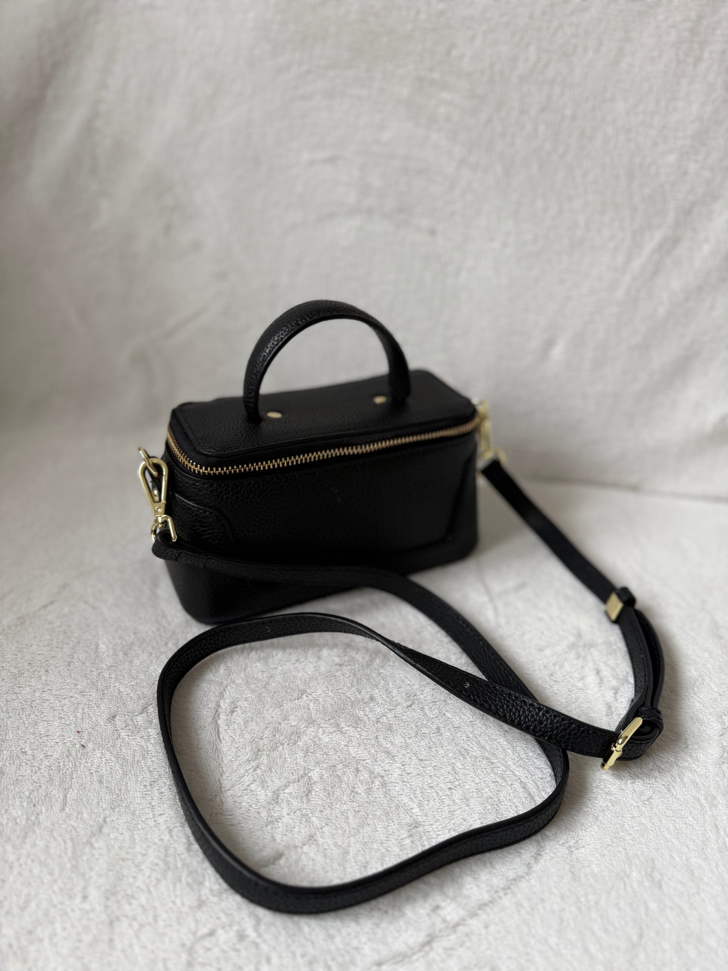 Lana – Elegant Premium Leather Bag (Black)