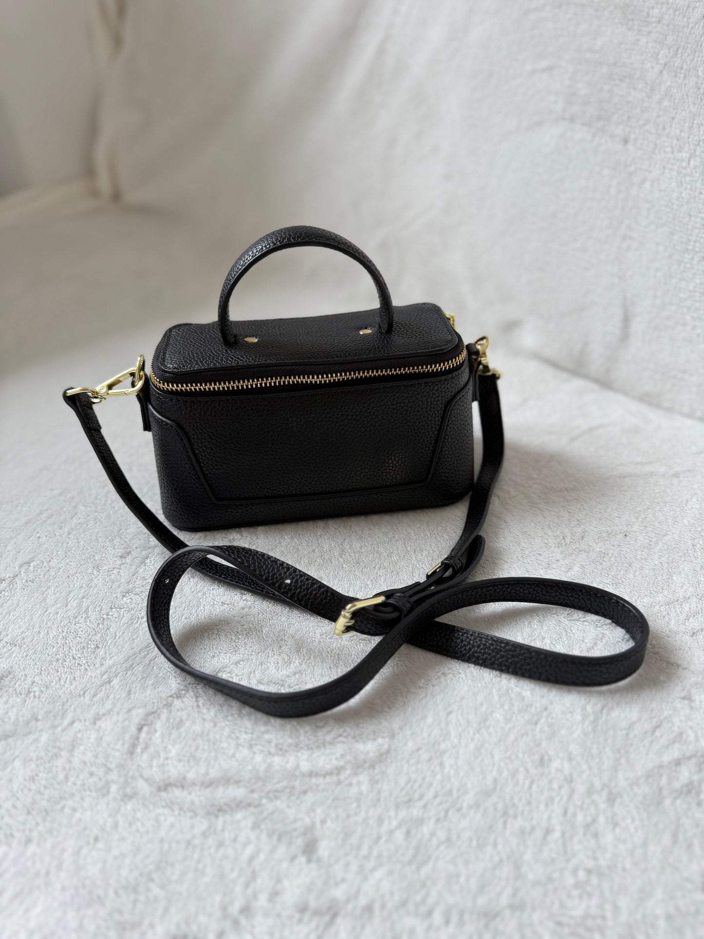 Lana – Elegant Premium Leather Bag (Black)