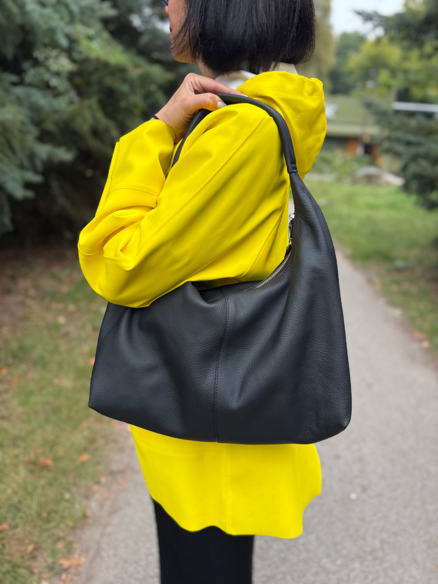 Skórzana torebka na ramię z podszewką – elegancka na co dzień